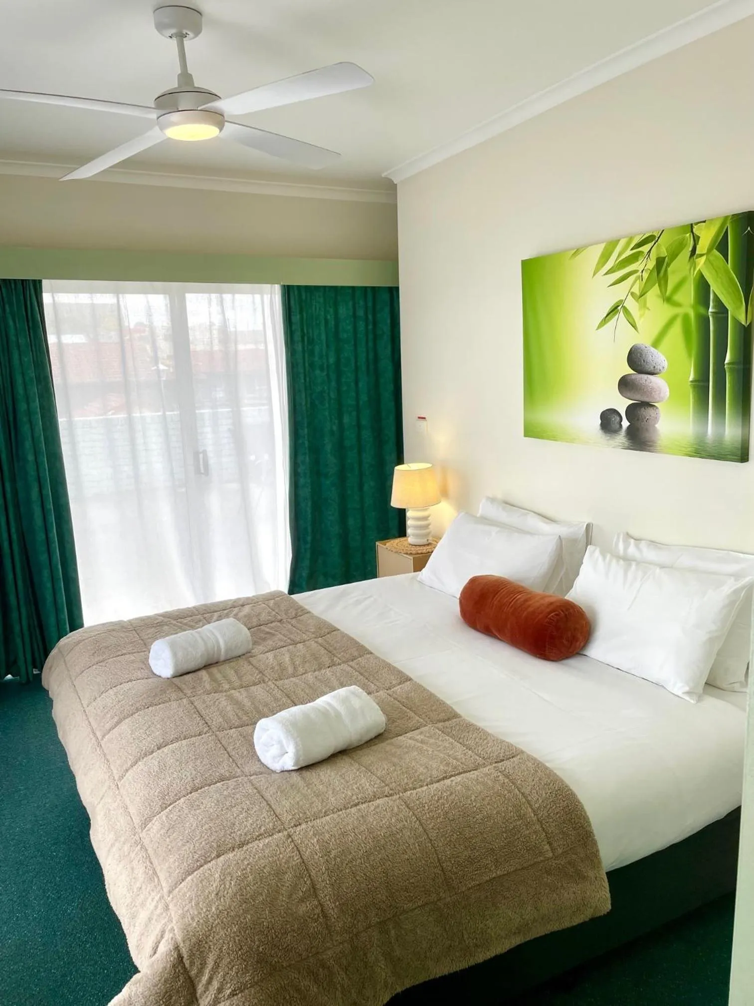 Bed in City Heart Motel Warrnambool