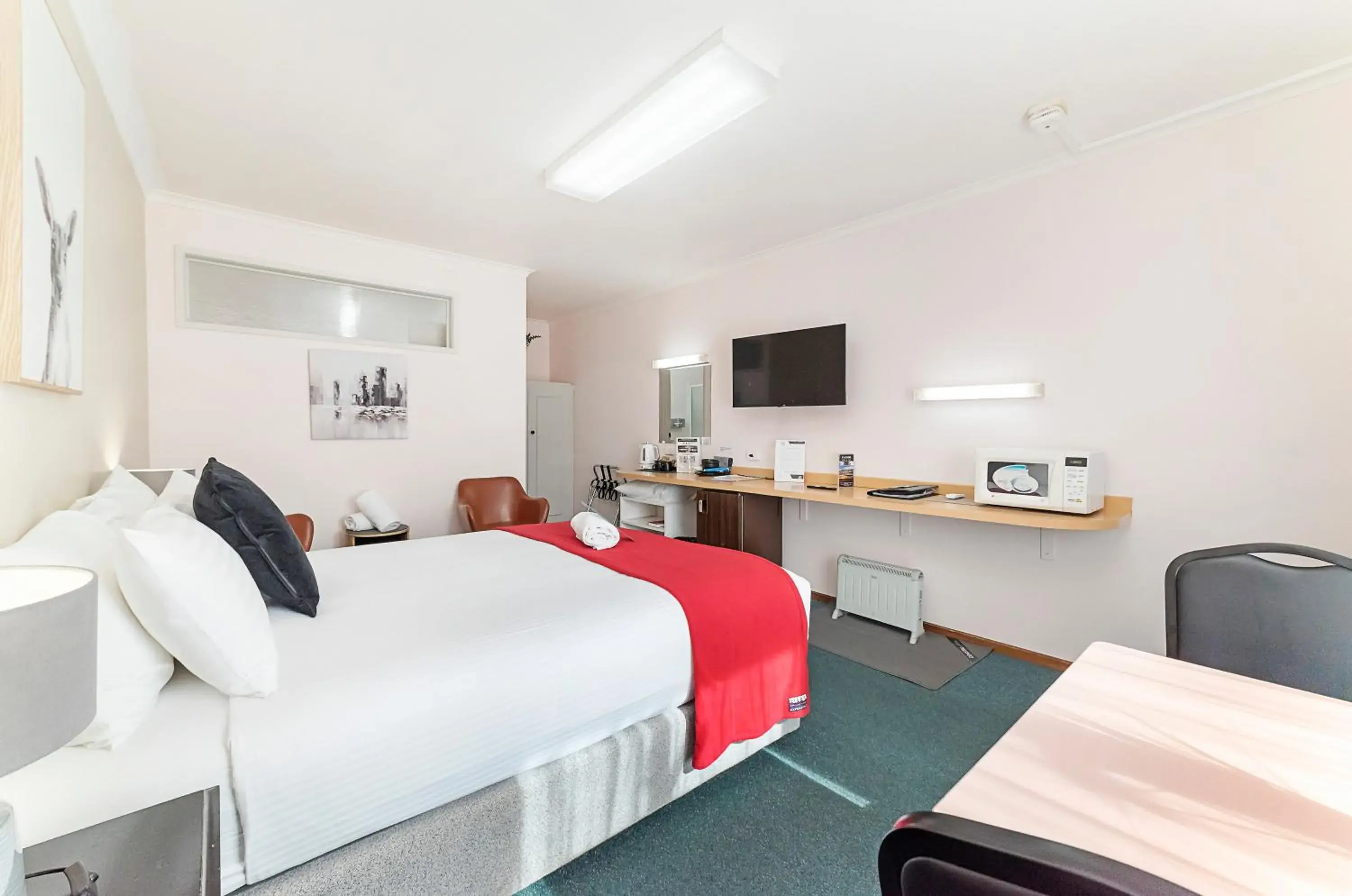 Bed in City Heart Motel Warrnambool Bed in City Heart Motel Warrnambool