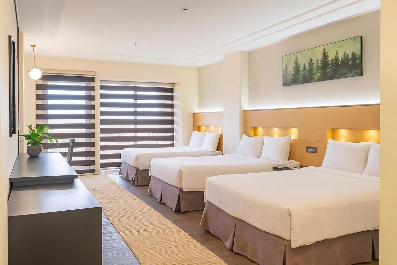 Bedroom, Bed in The Bayview Hotel Guam