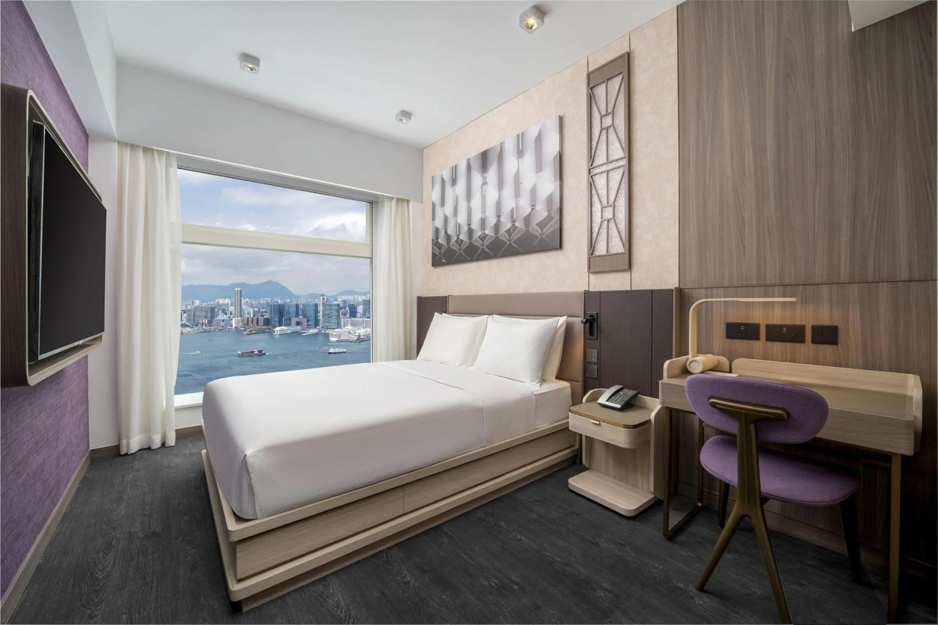 Bed in Motto by Hilton Hong Kong Soho