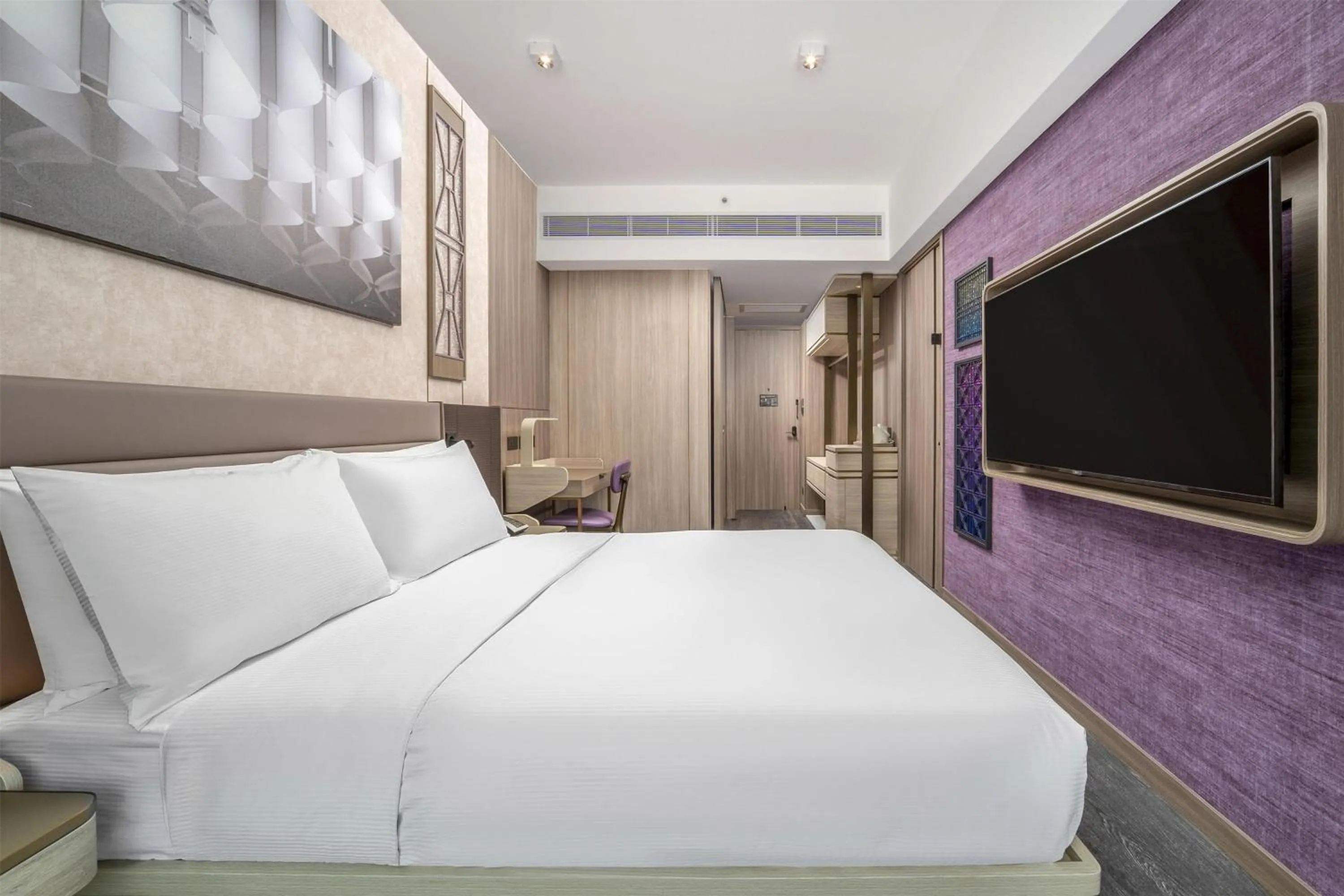 Bed in Motto by Hilton Hong Kong Soho