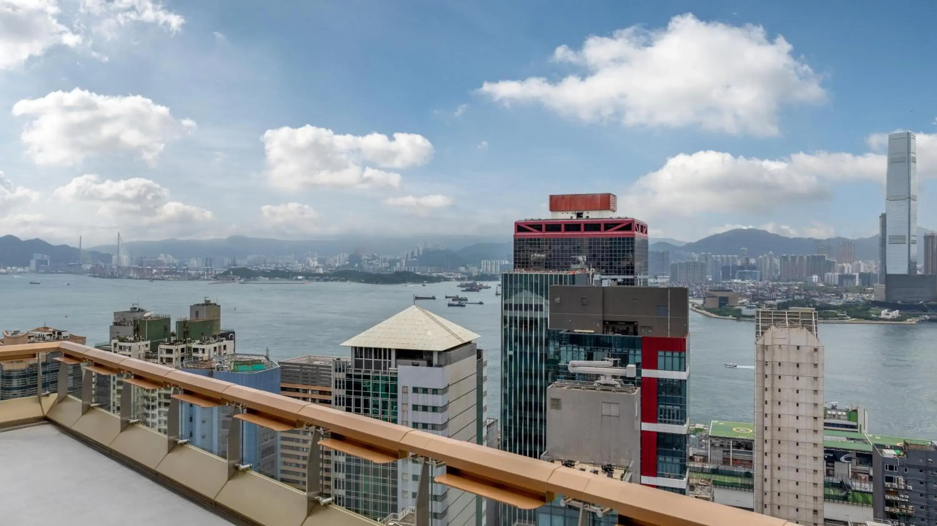 Property building in Motto by Hilton Hong Kong Soho Property building in Motto by Hilton Hong Kong Soho