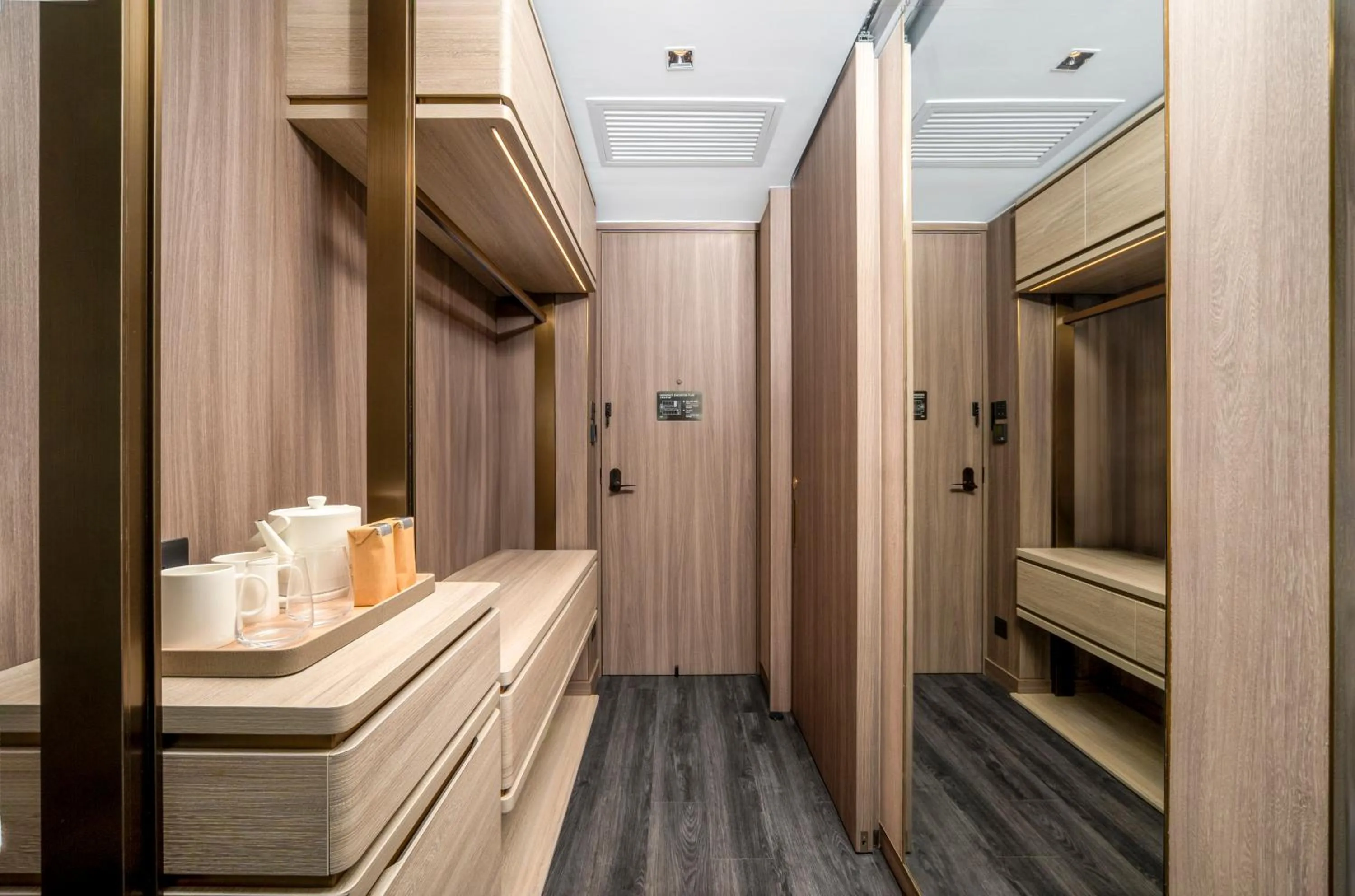 wardrobe in Motto by Hilton Hong Kong Soho