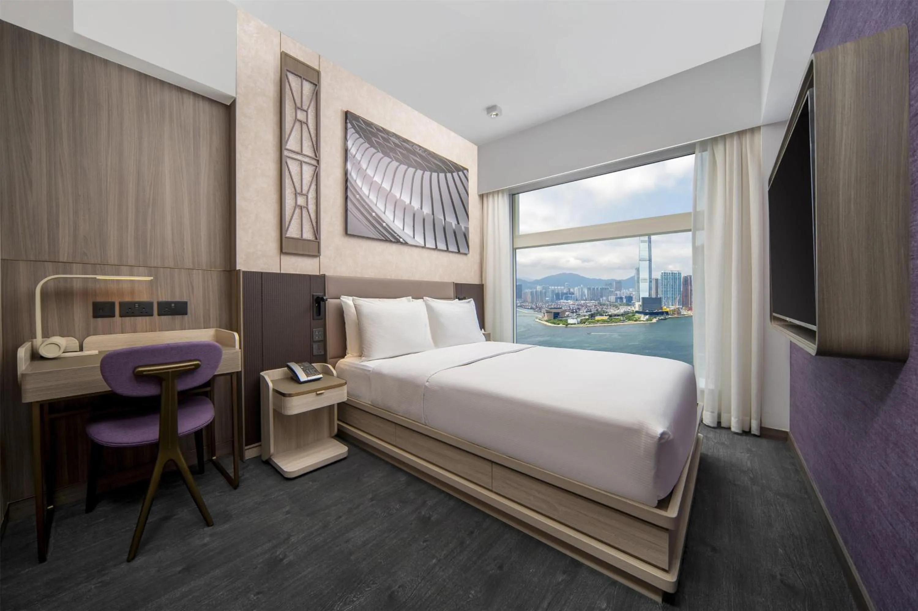 Bed in Motto by Hilton Hong Kong Soho