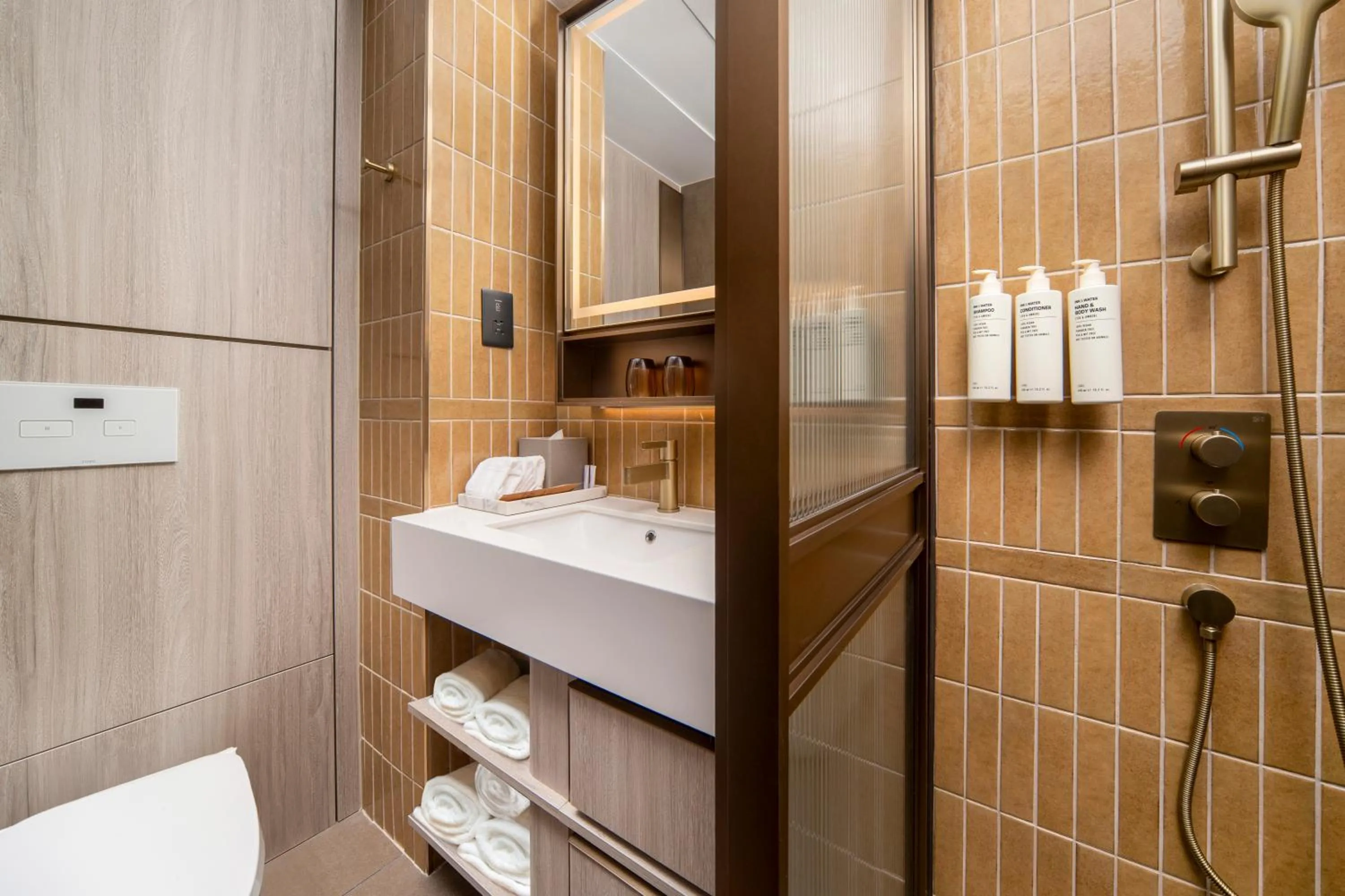 Bathroom in Motto by Hilton Hong Kong Soho