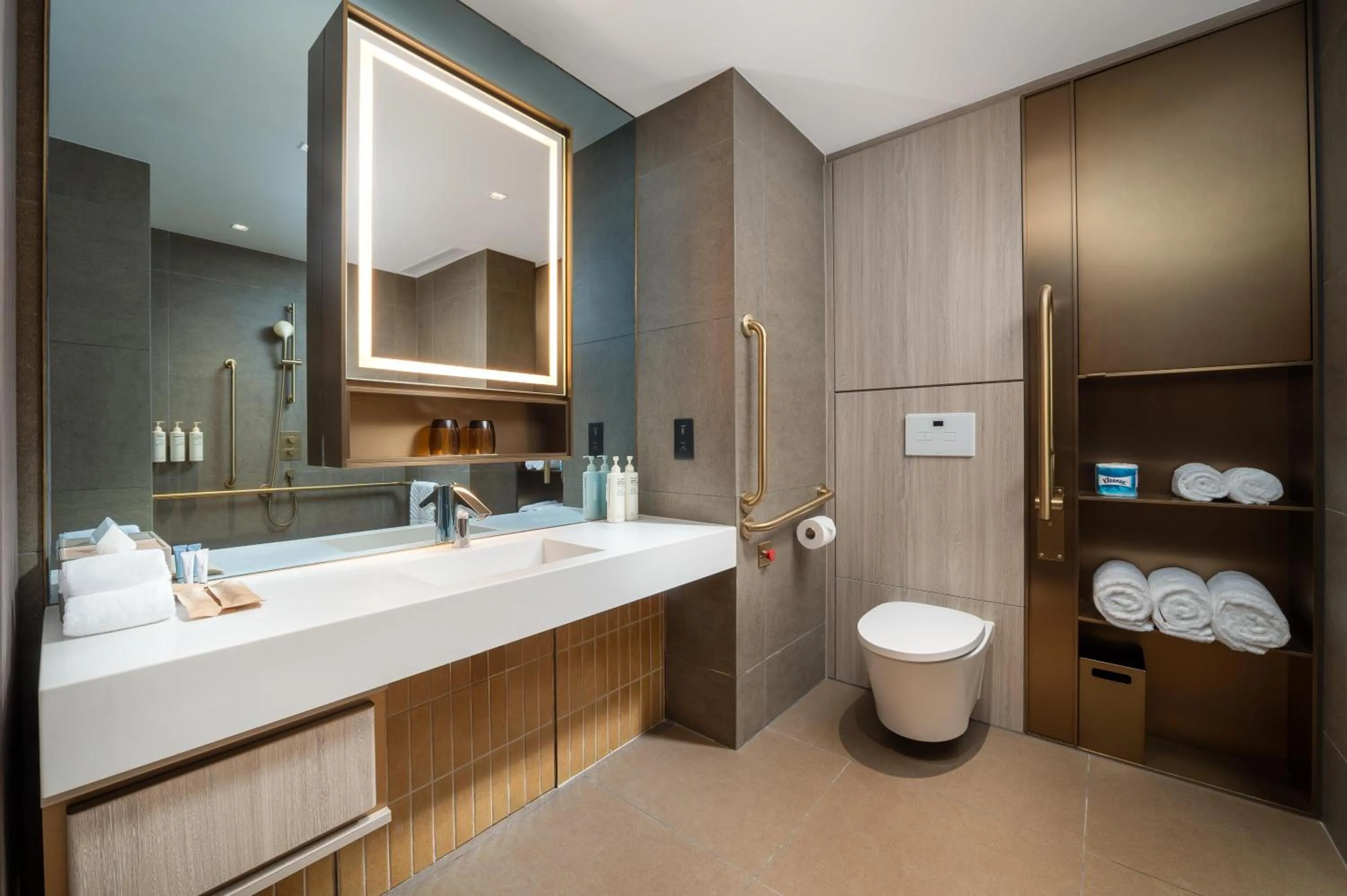 Bathroom in Motto by Hilton Hong Kong Soho