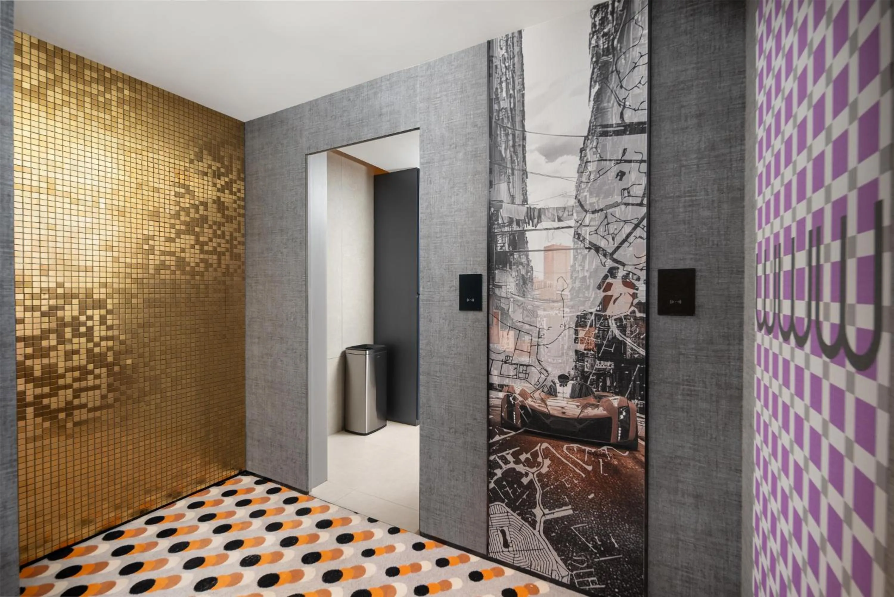 Bathroom, Bed in Motto by Hilton Hong Kong Soho