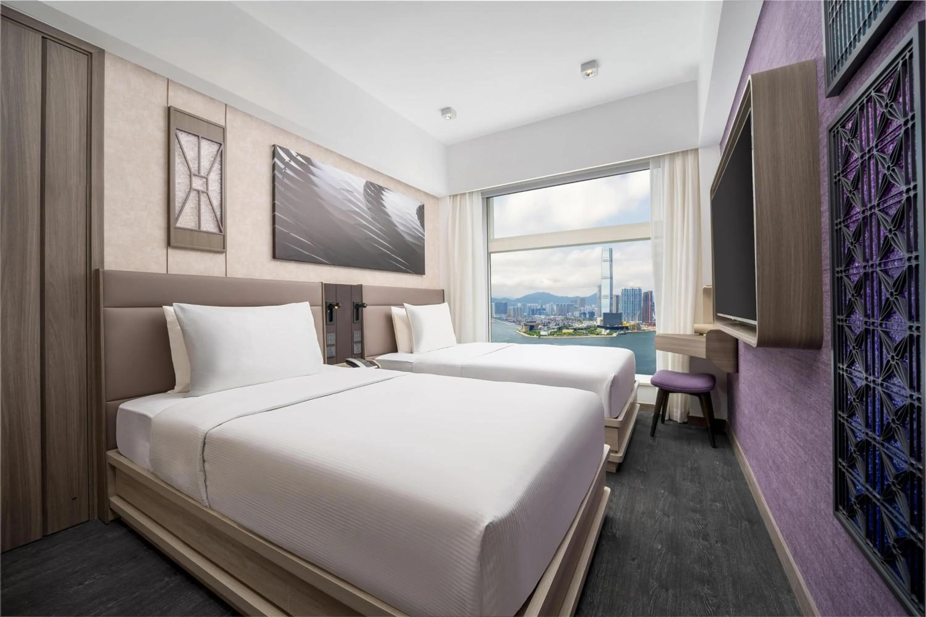 Bed in Motto by Hilton Hong Kong Soho