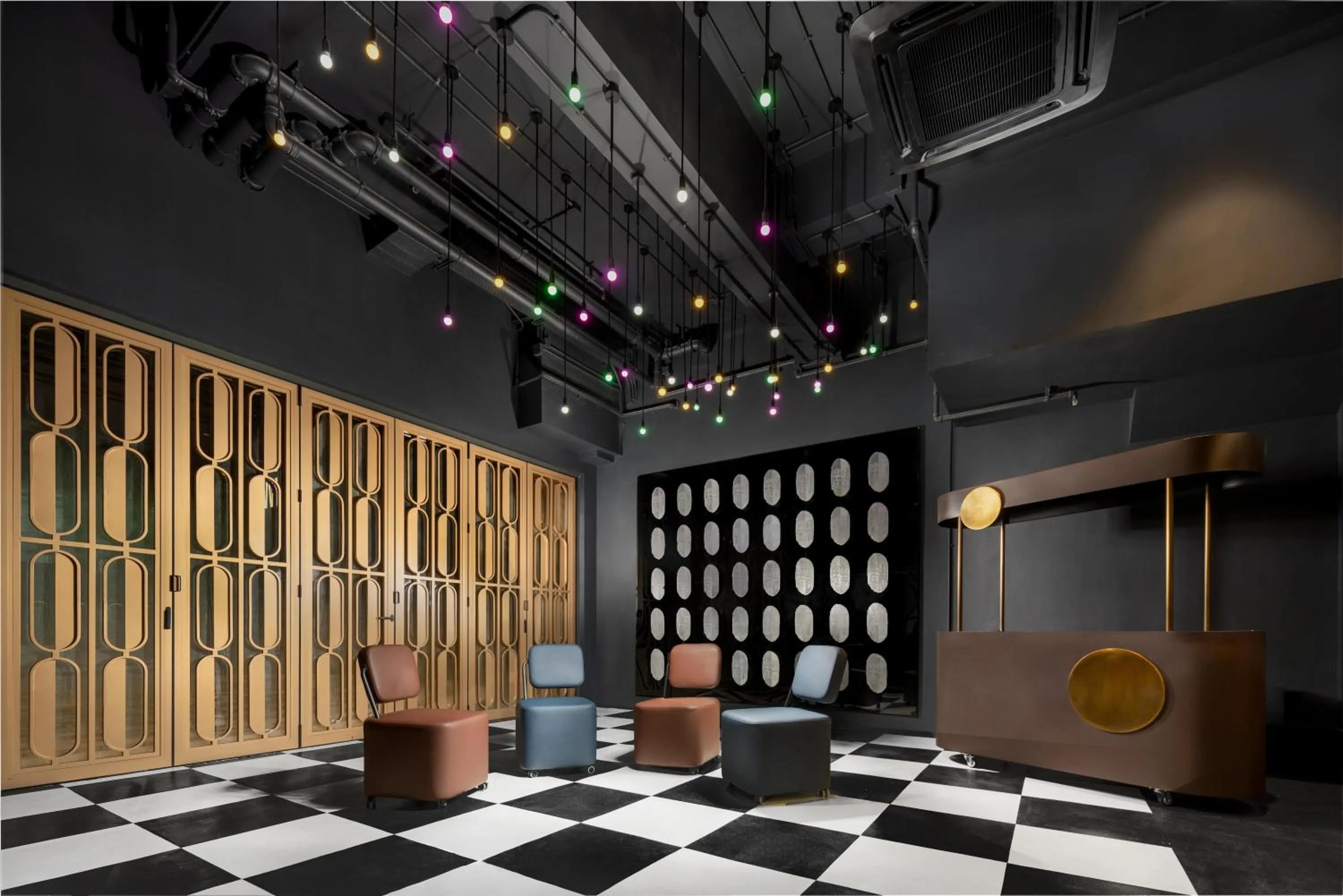 Photo of the whole room in Motto by Hilton Hong Kong Soho