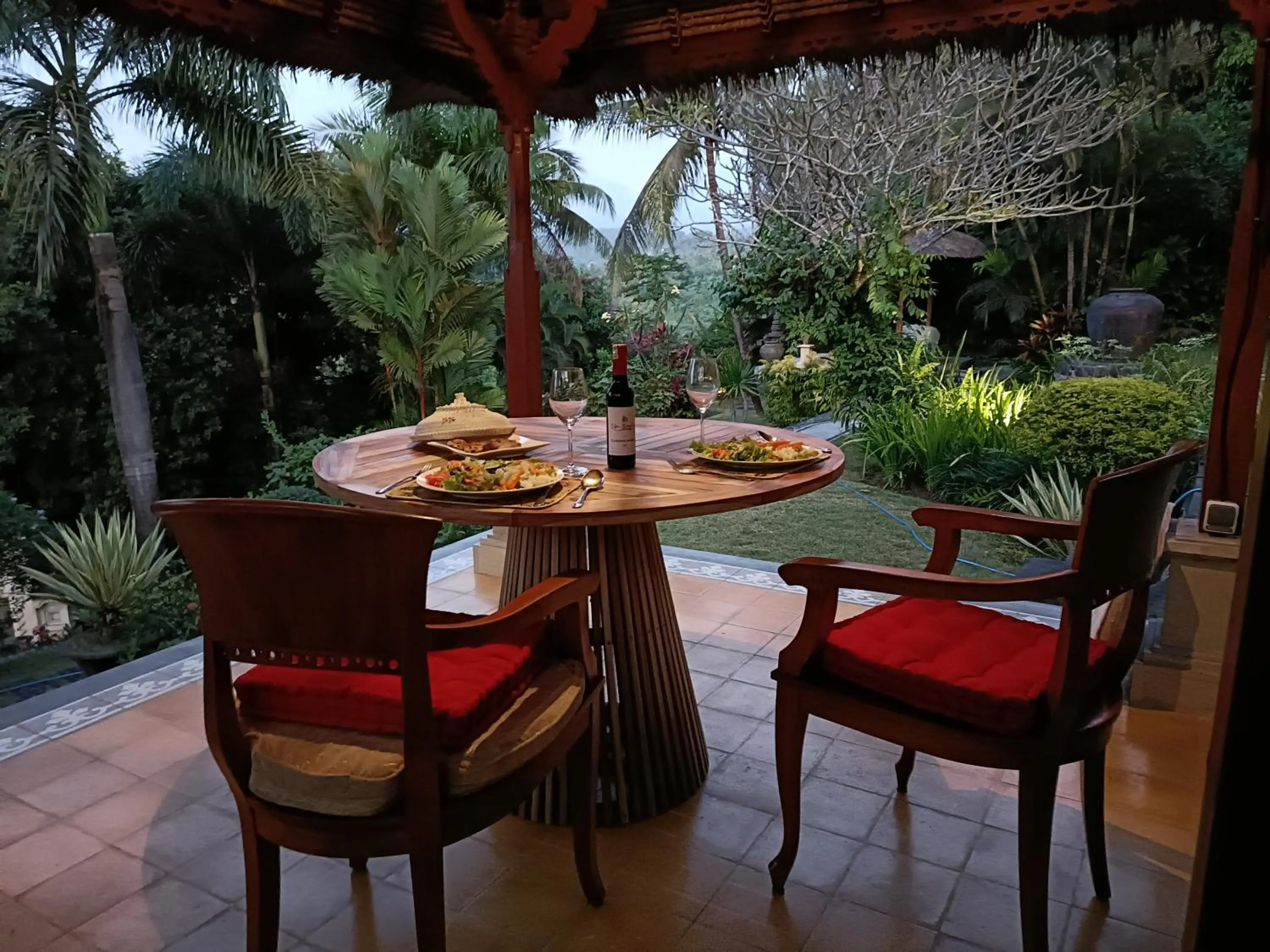 Dinner in Gunung Paradis Retreat