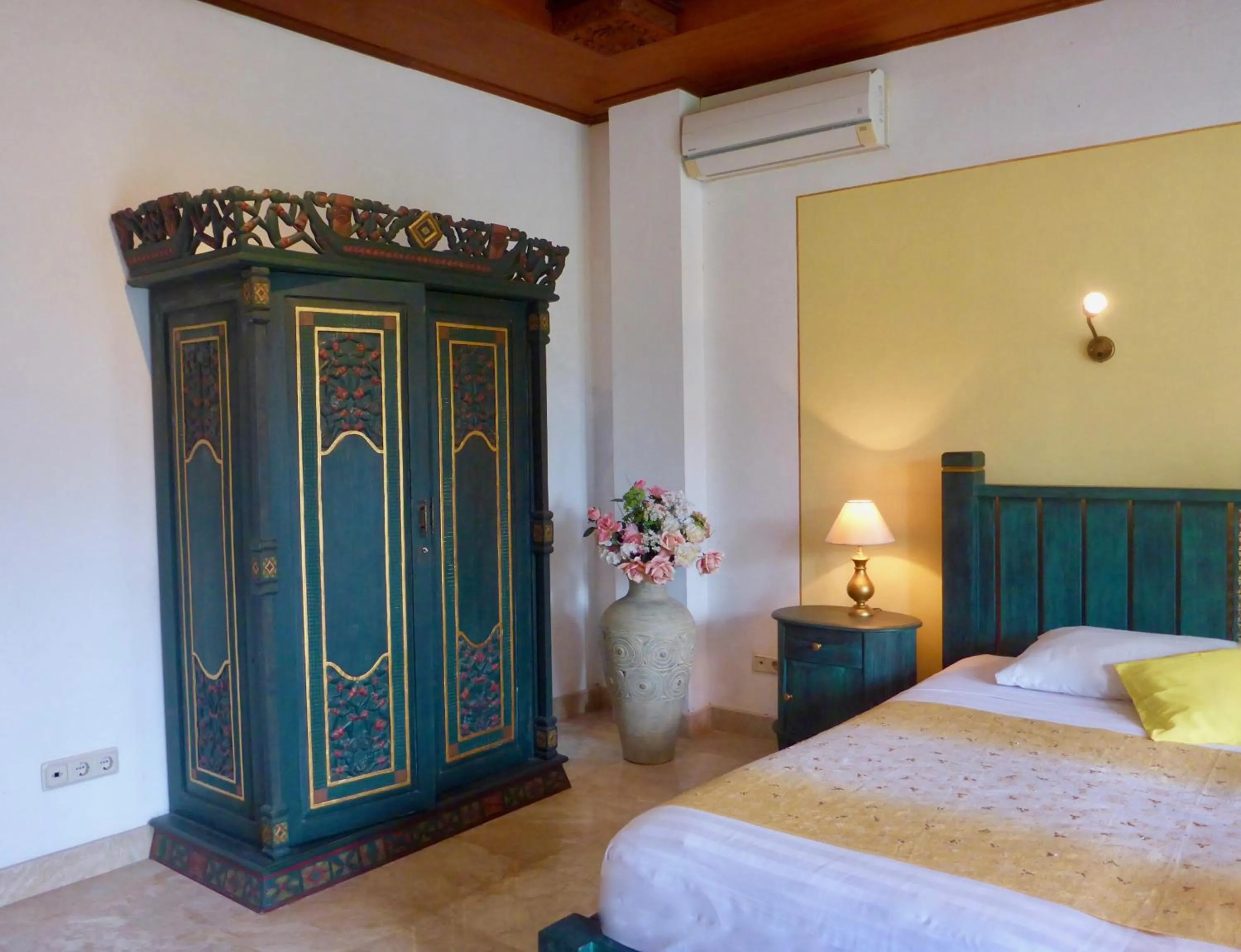 Decorative detail, Bed in Gunung Paradis Retreat