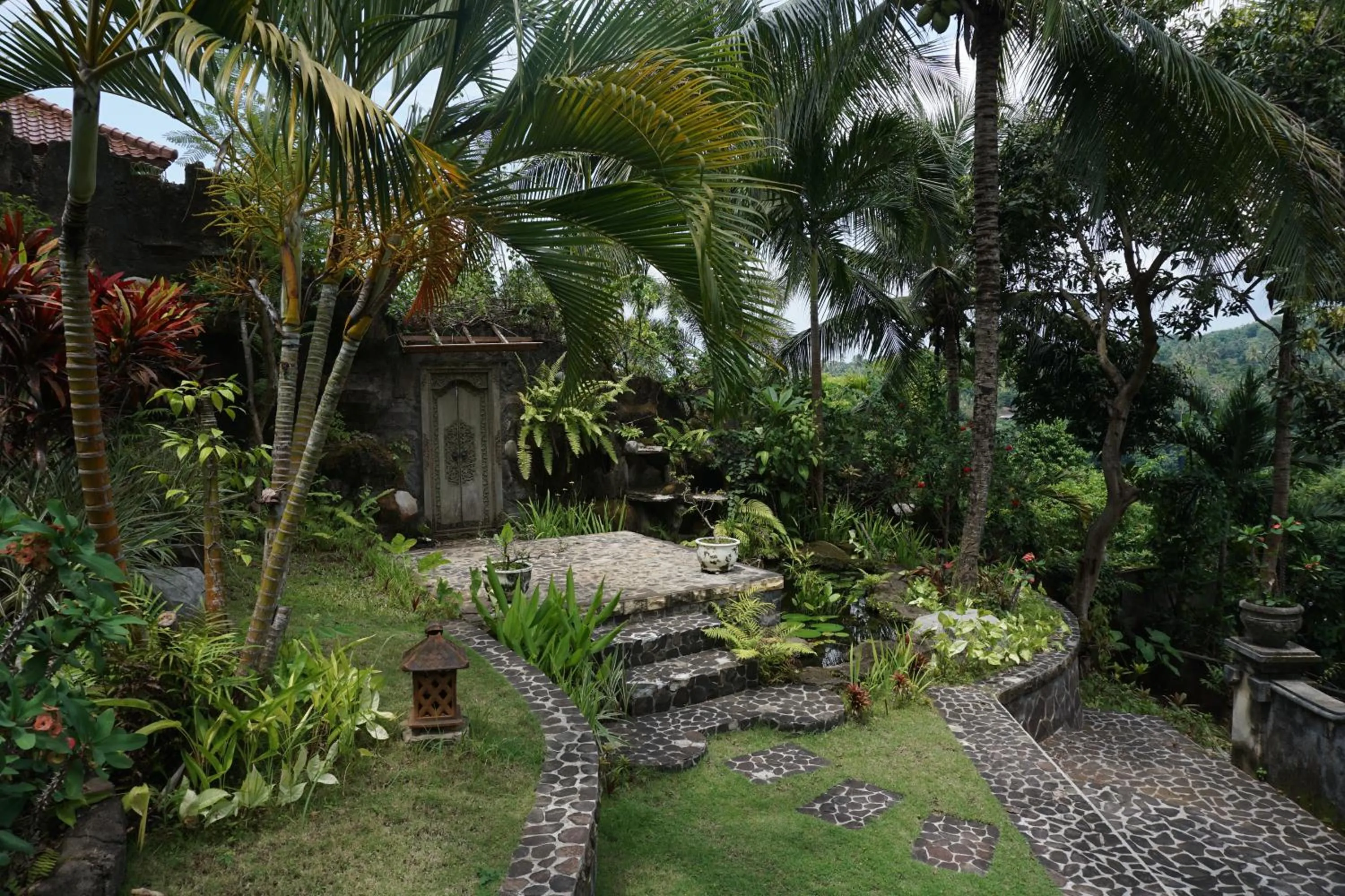 Garden in Gunung Paradis Retreat