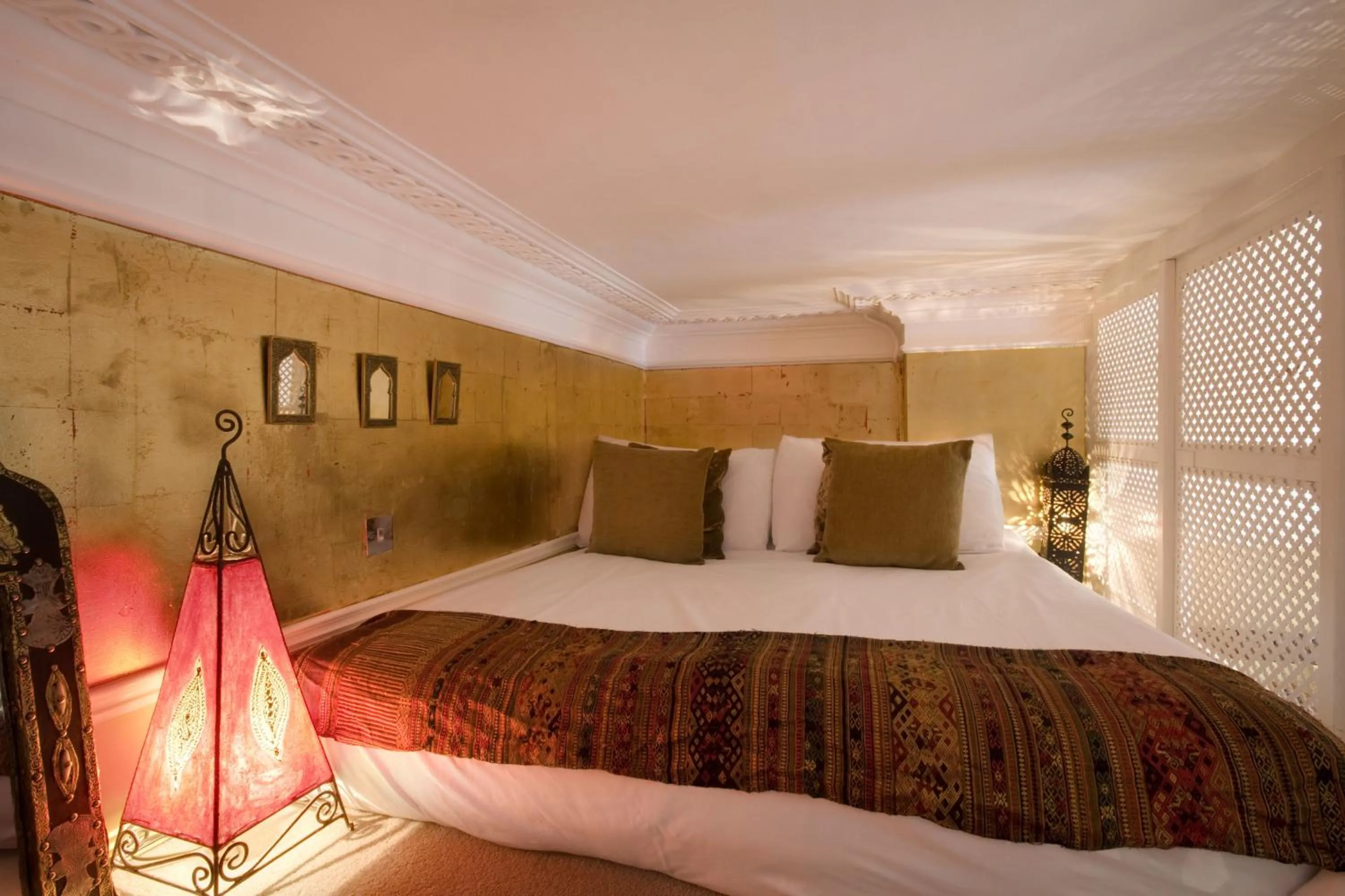 Bed in Zanzibar House 8-Bedroom Holiday House with Hot Tub & Yoga Studio