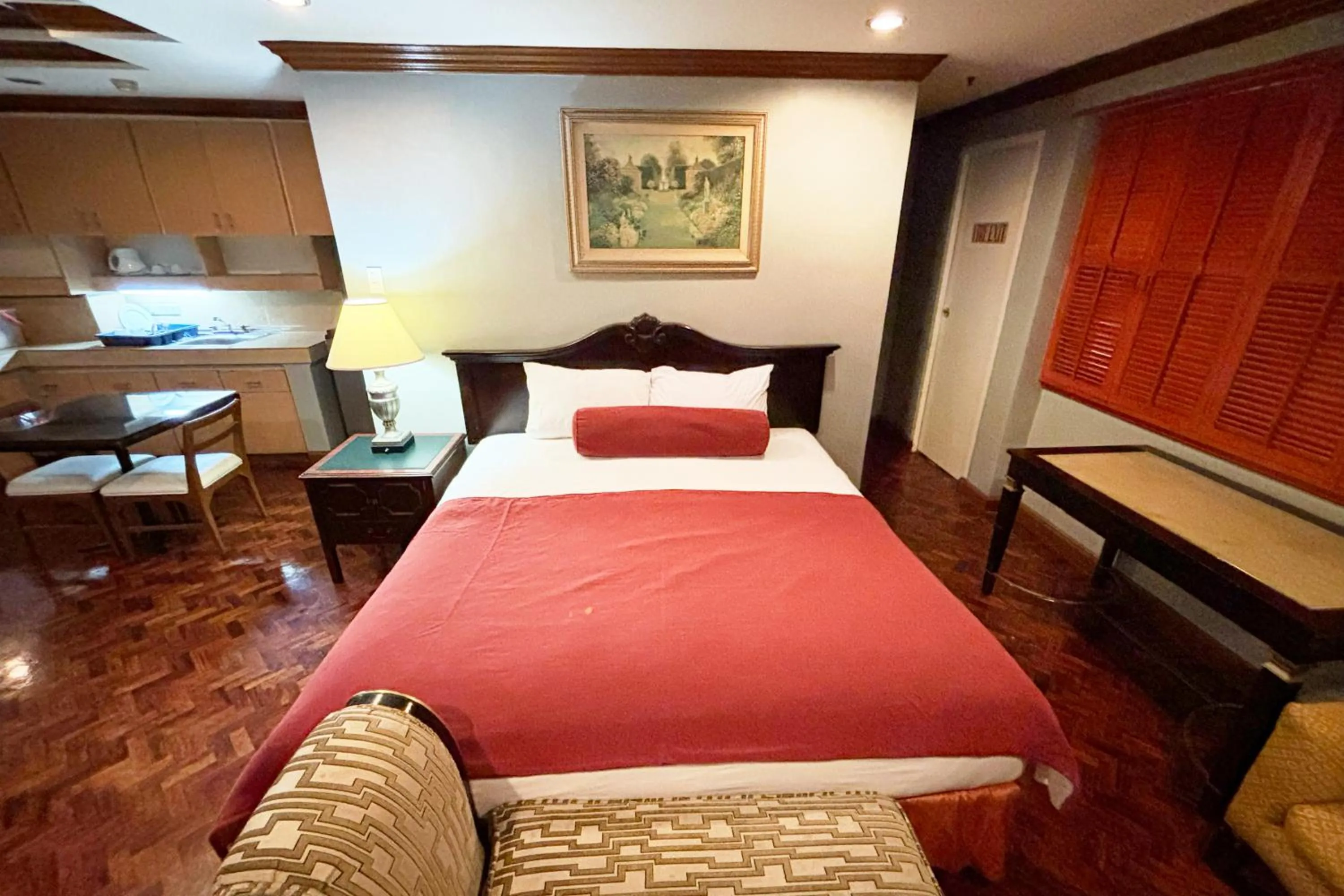 Bed in Lourdes Family Suites Makati powered by Cocotel