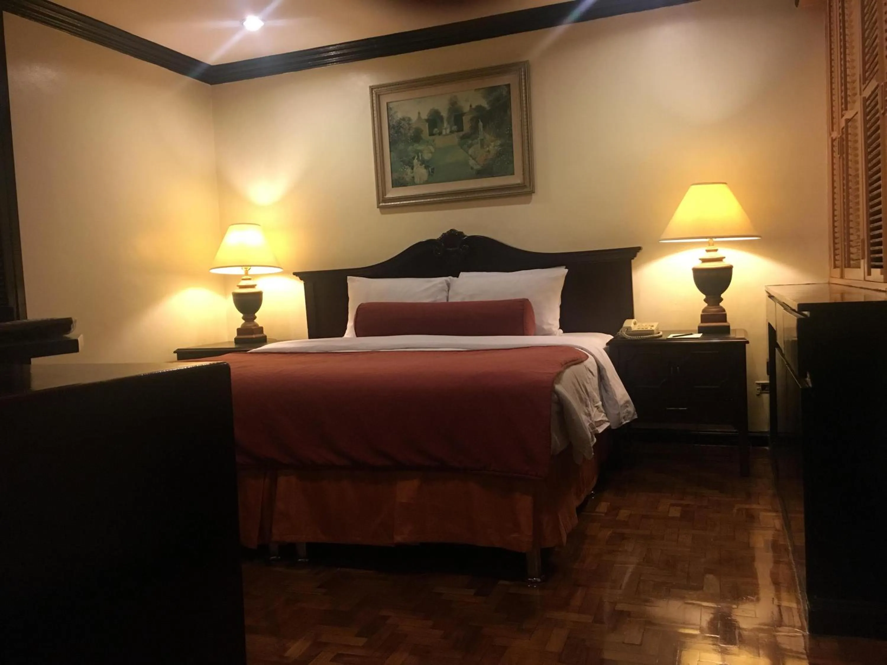 Bed in Lourdes Family Suites Makati powered by Cocotel