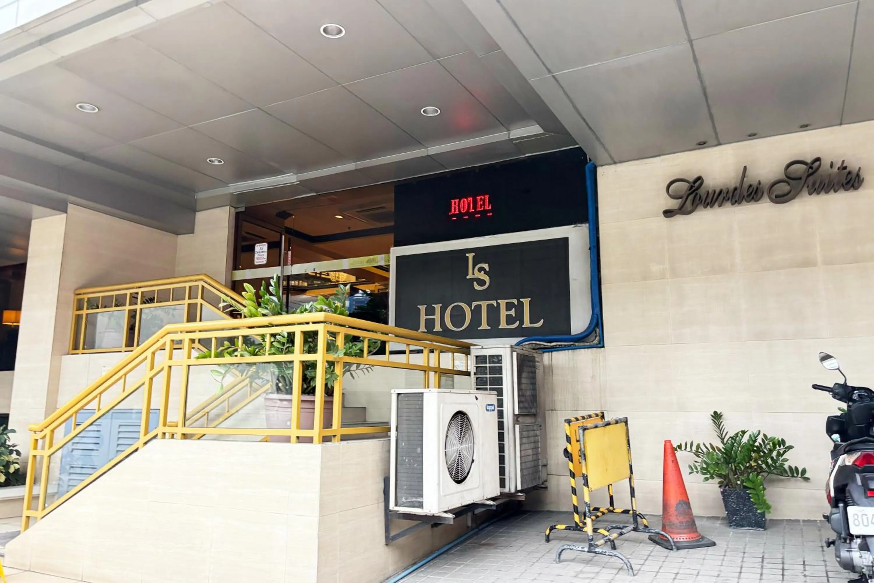 Lourdes Family Suites Makati powered by Cocotel