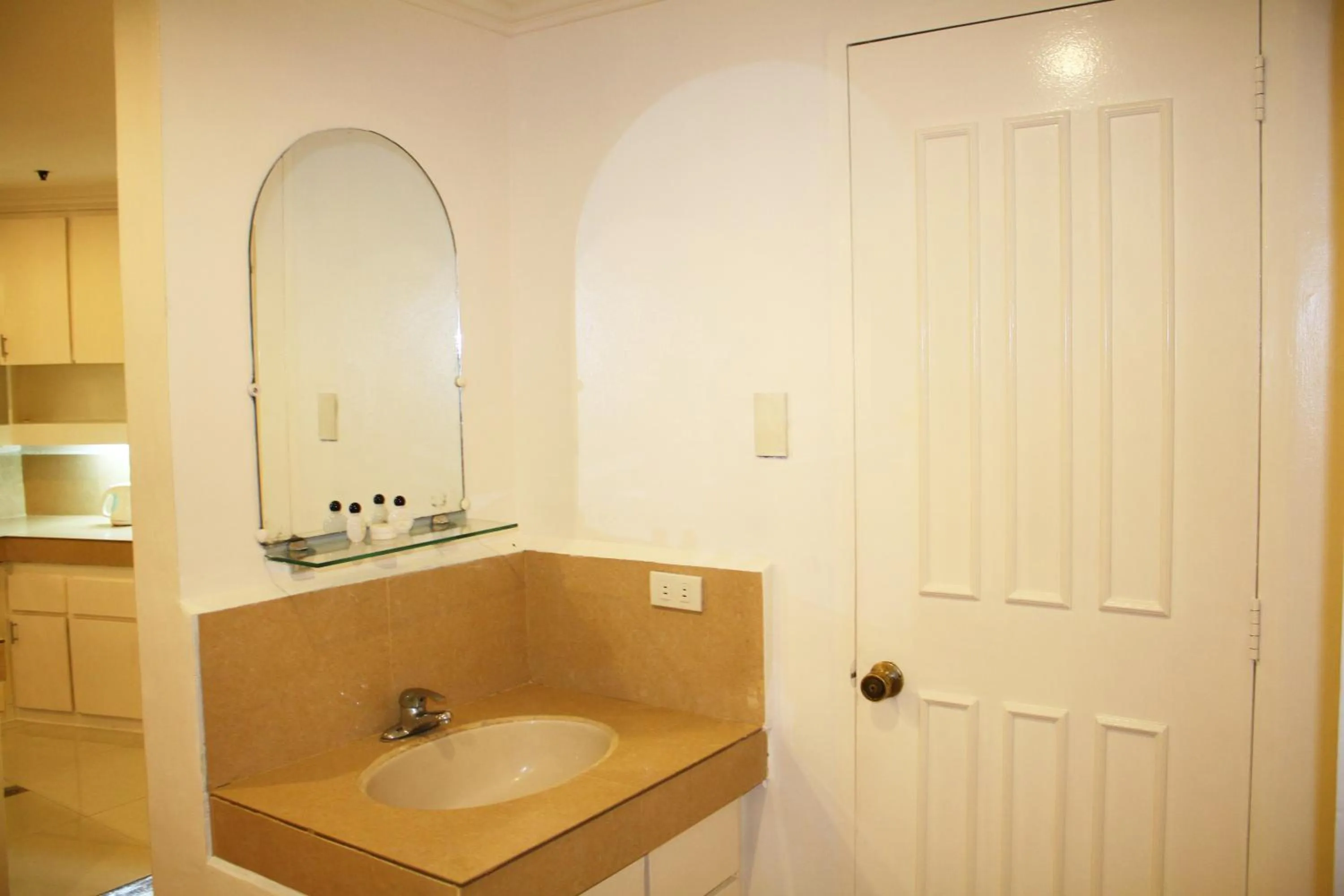 Lourdes Family Suites Makati powered by Cocotel