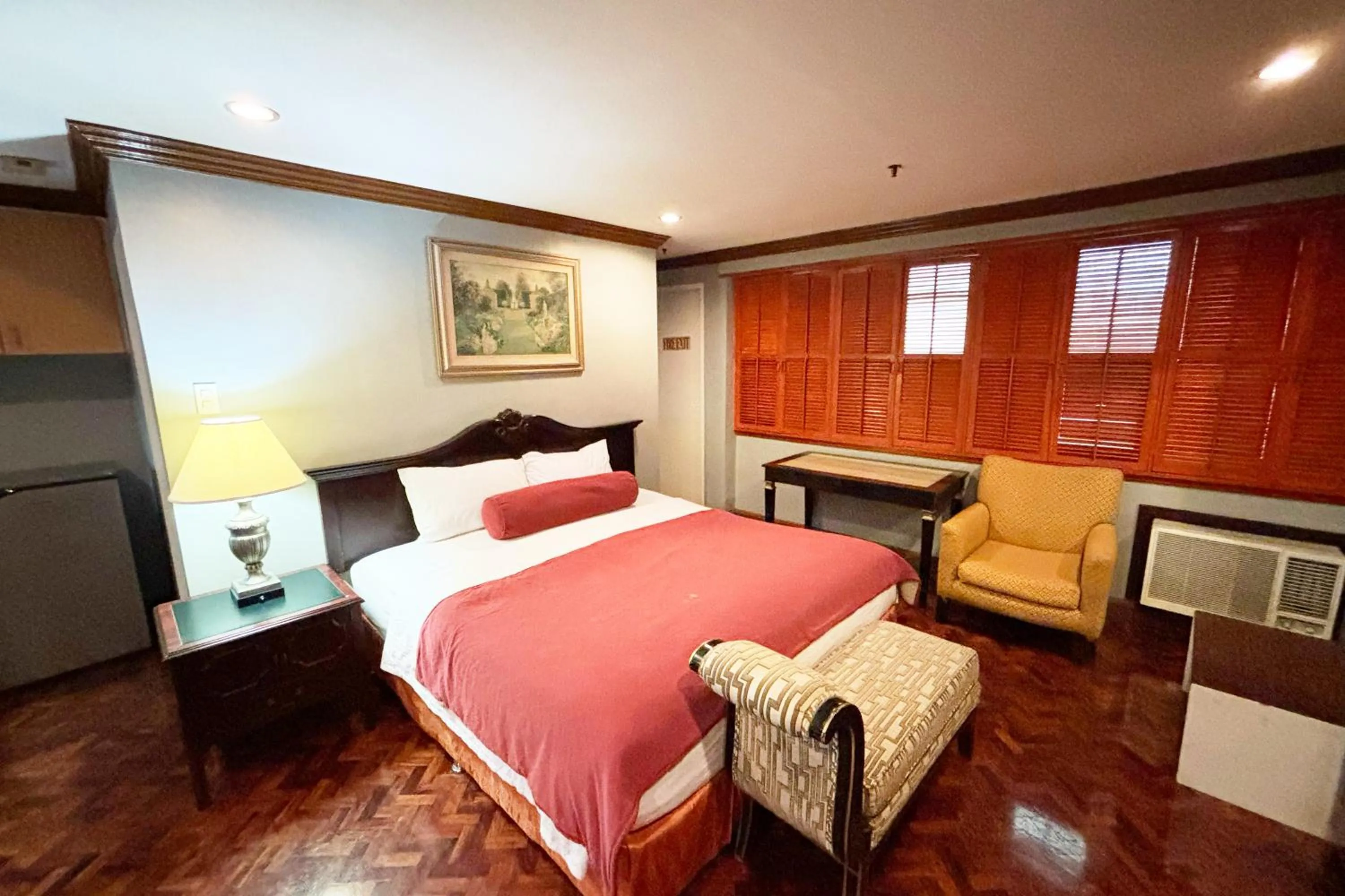 Bed in Lourdes Family Suites Makati powered by Cocotel