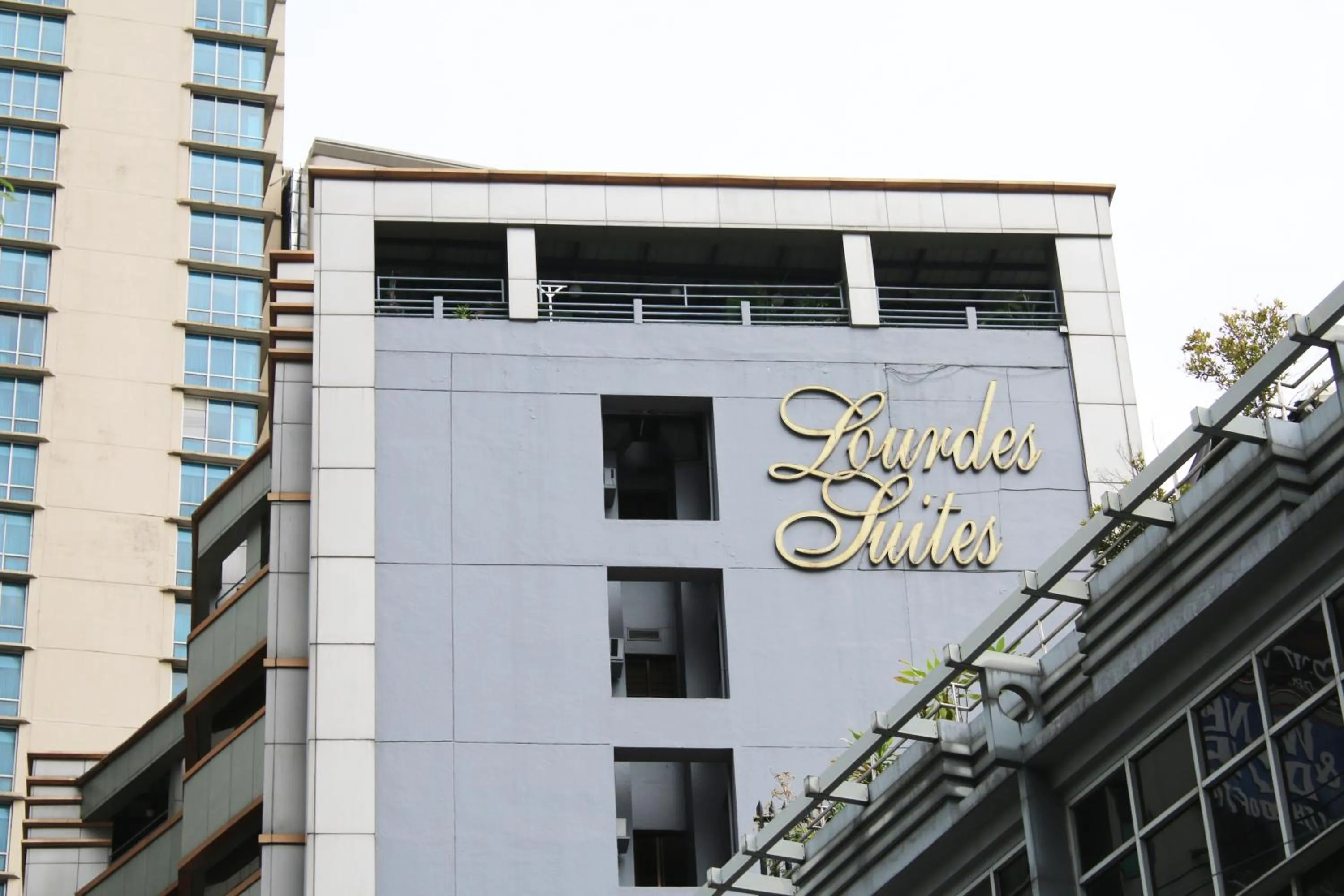 Lourdes Family Suites Makati powered by Cocotel