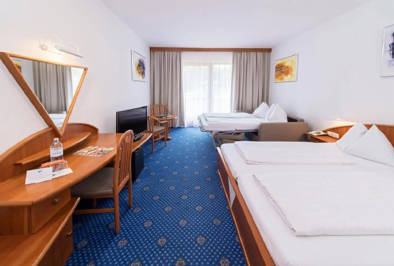 Photo of the whole room in Terrassenhotel Reichmann