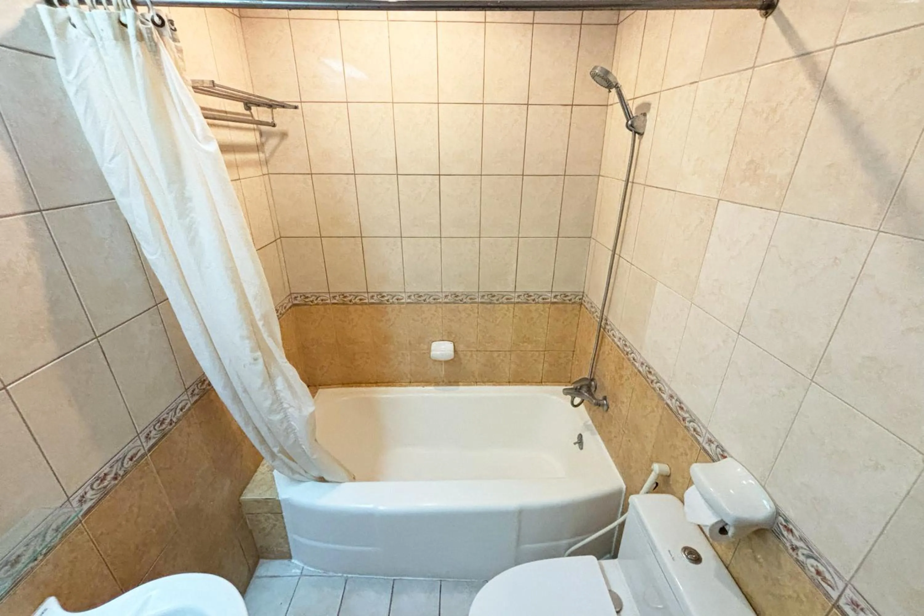 Camelot Hotel Quezon City powered by Cocotel