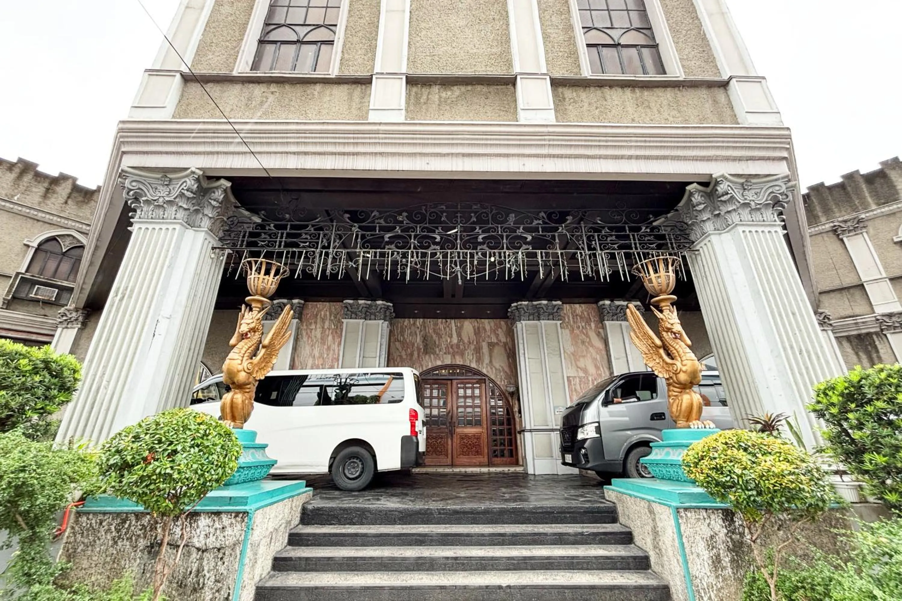 Camelot Hotel Quezon City powered by Cocotel