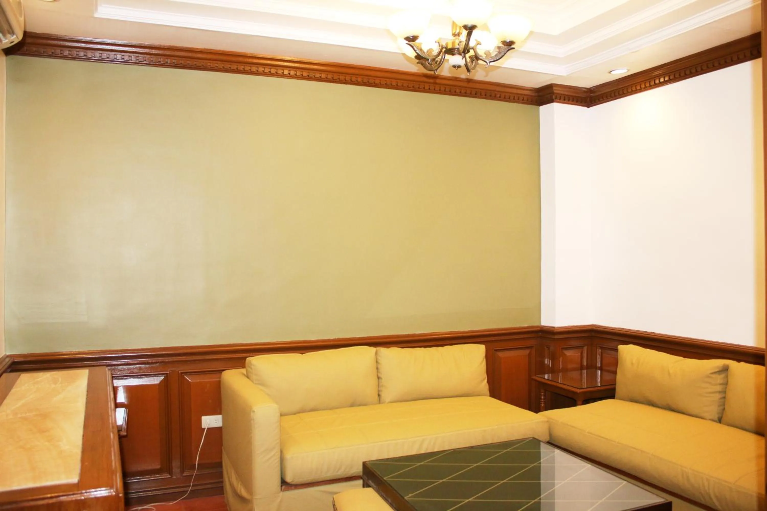 Camelot Hotel Quezon City powered by Cocotel