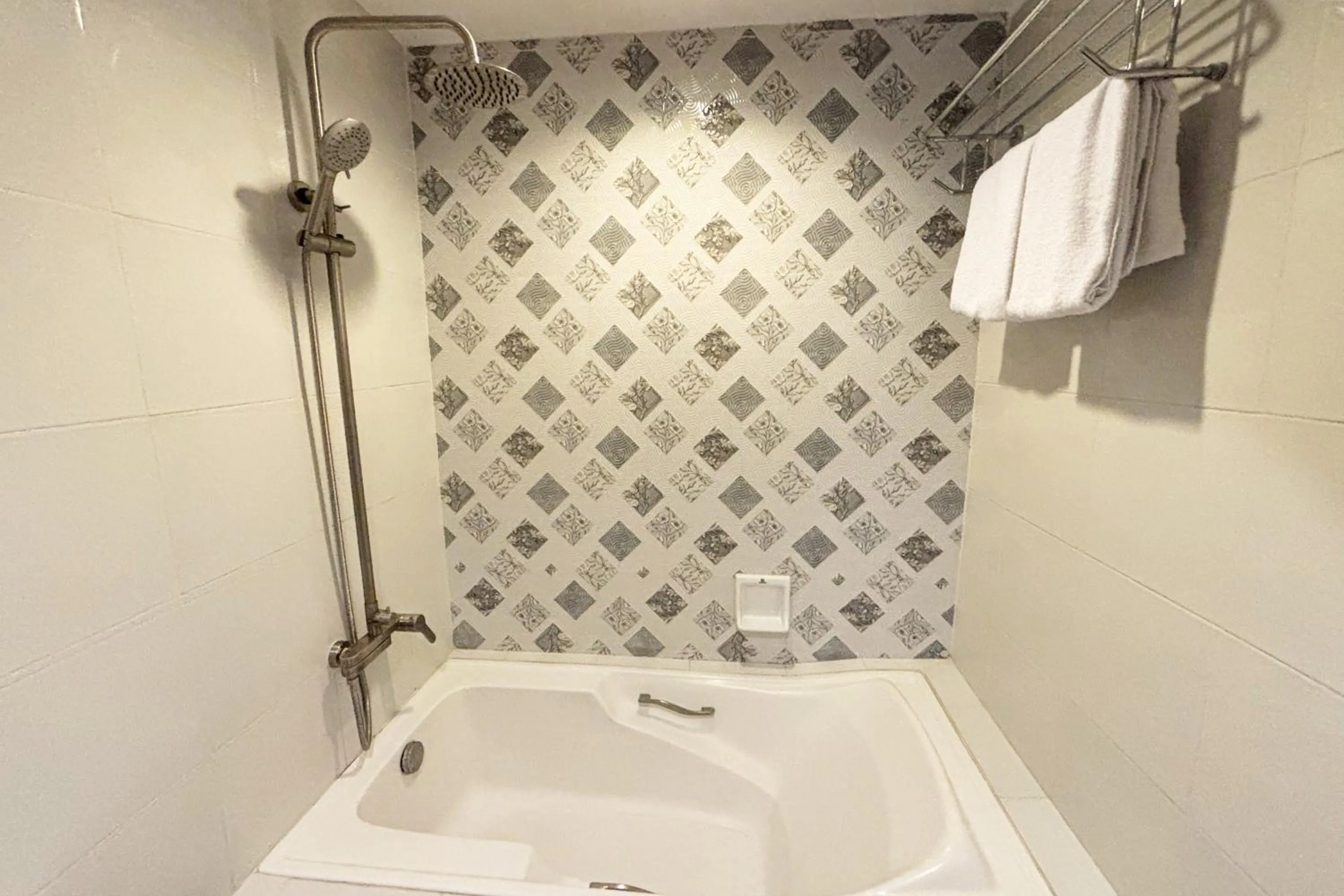 Camelot Hotel Quezon City powered by Cocotel