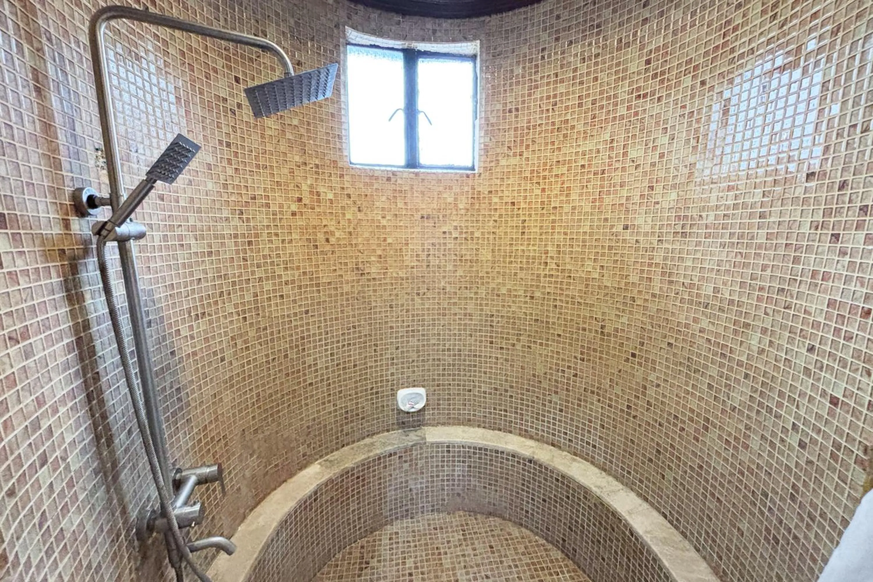 Camelot Hotel Quezon City powered by Cocotel