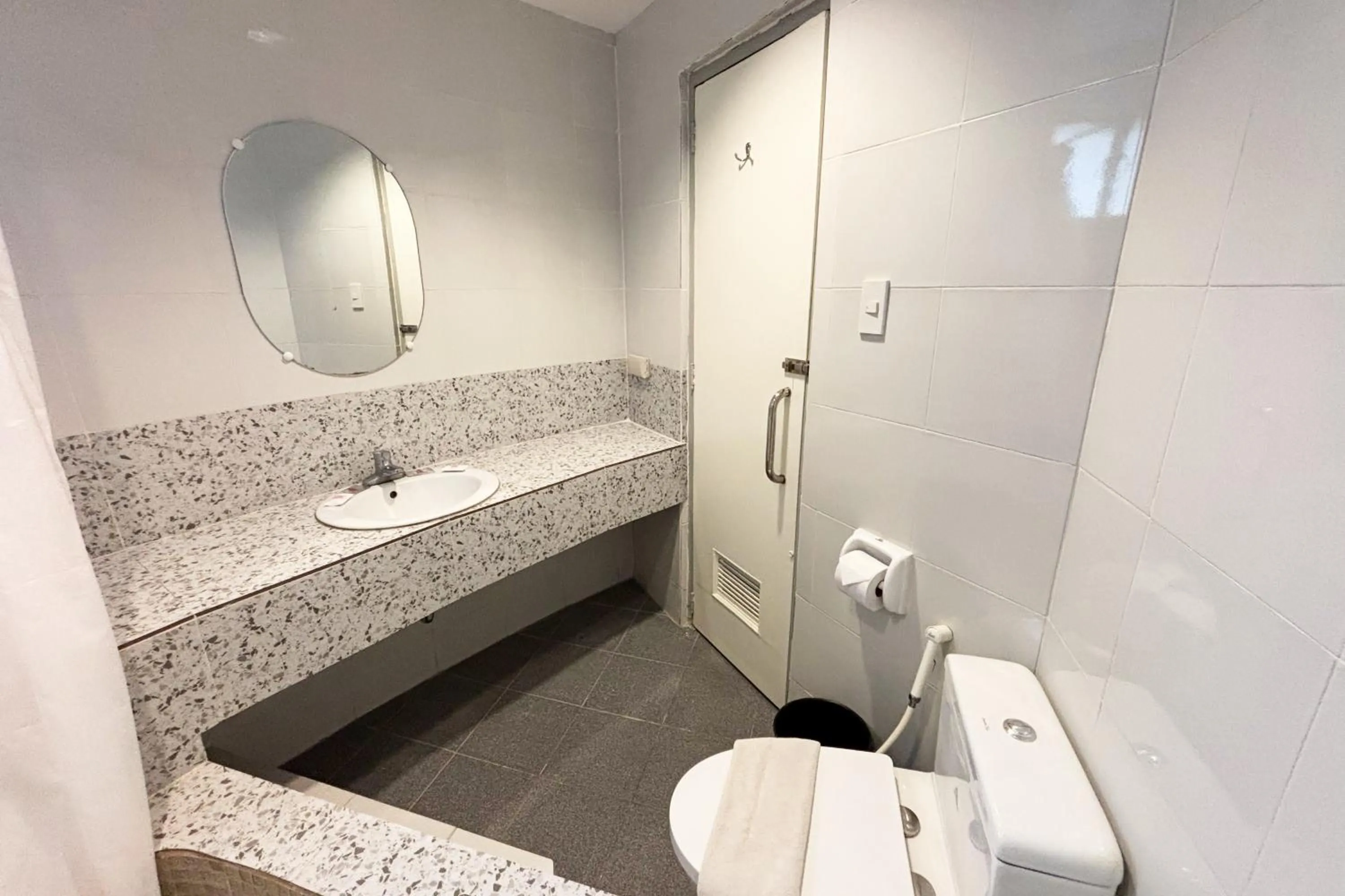 Camelot Hotel Quezon City powered by Cocotel