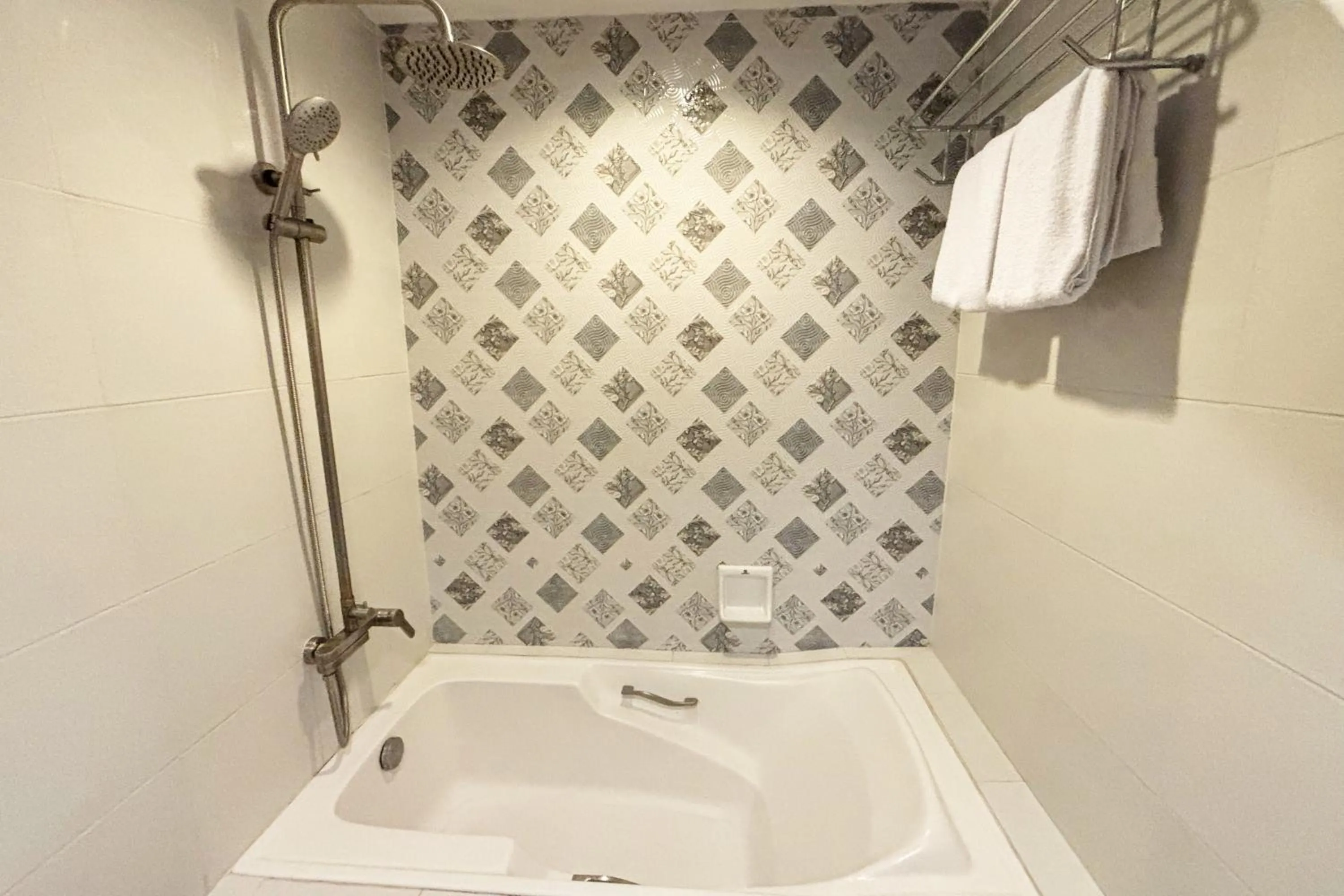 Camelot Hotel Quezon City powered by Cocotel