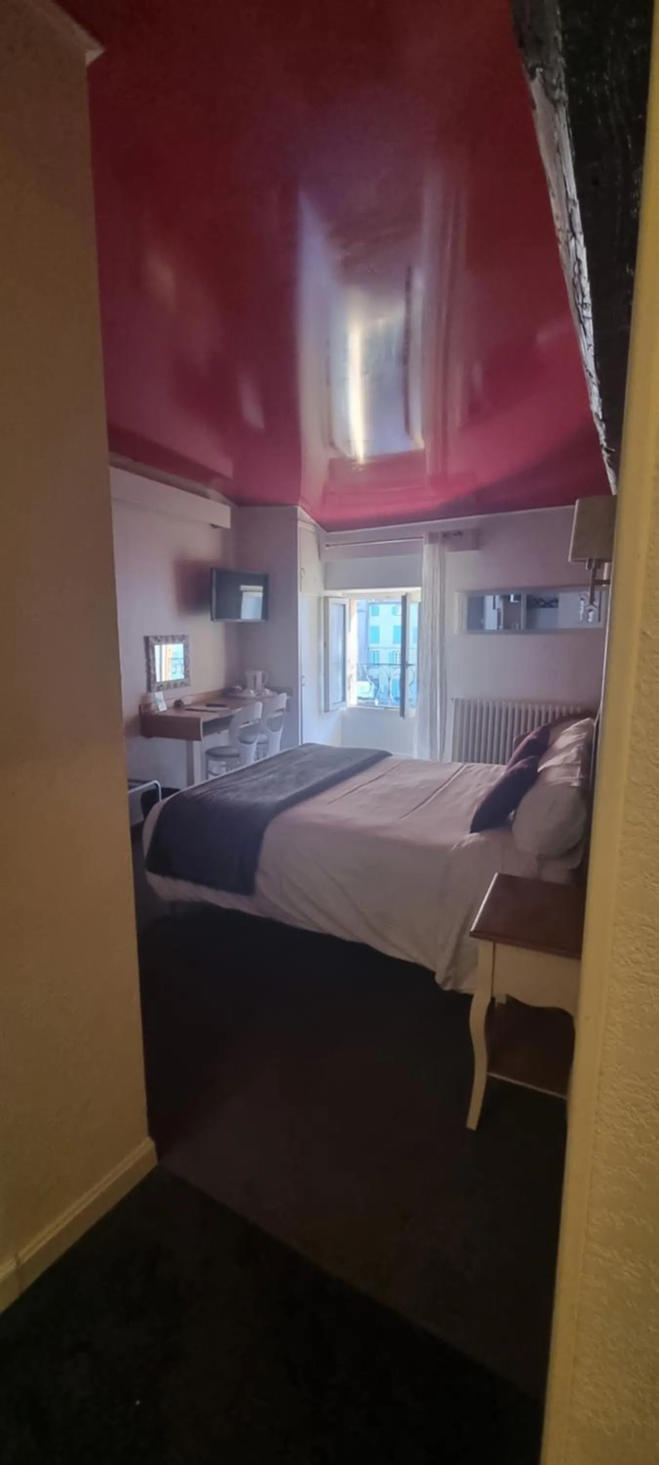 Bed in Hôtel Le Lons