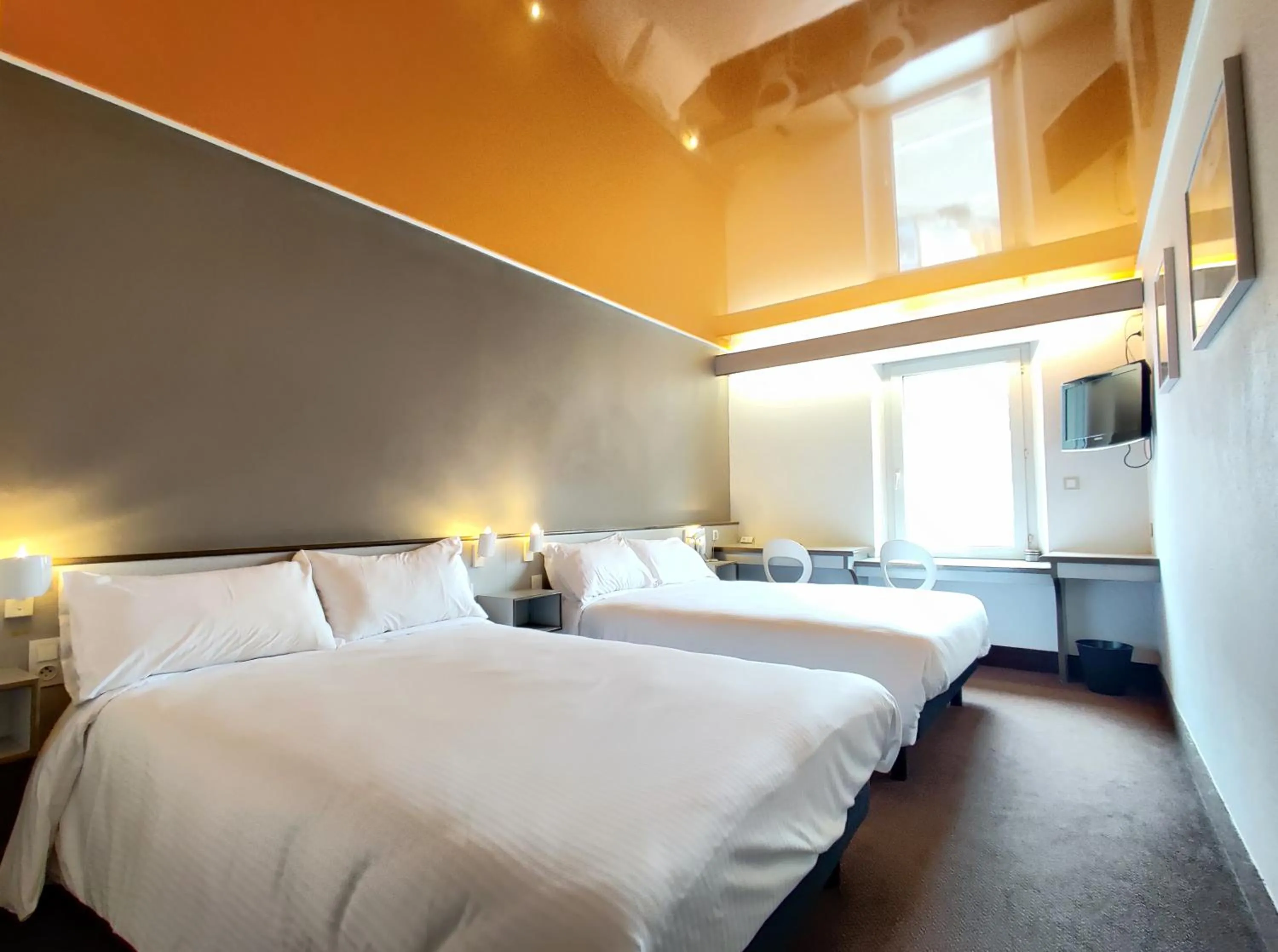 Photo of the whole room, Bed in Hôtel Le Lons