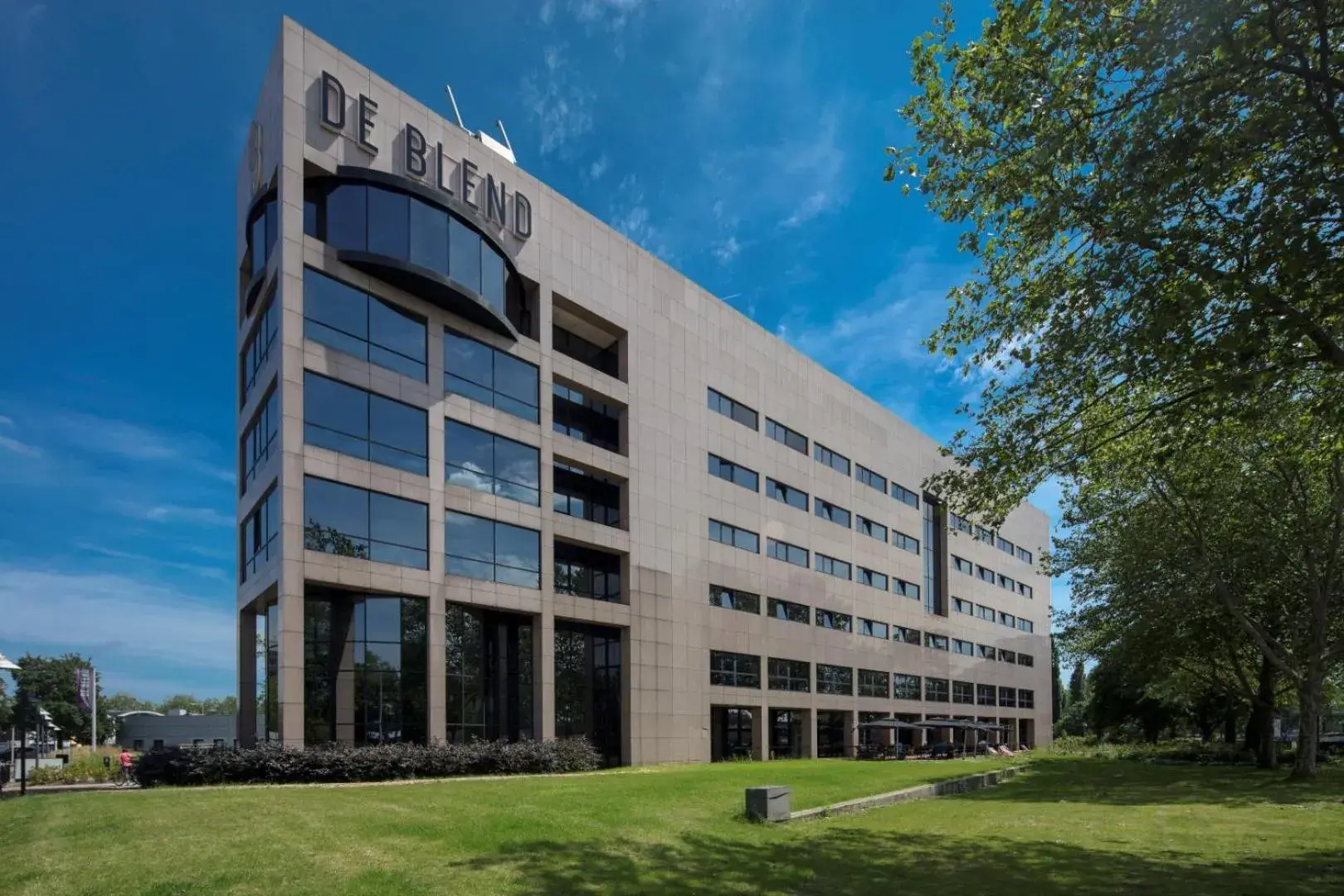 Facade/entrance in 2L De Blend Facade/entrance in 2L De Blend