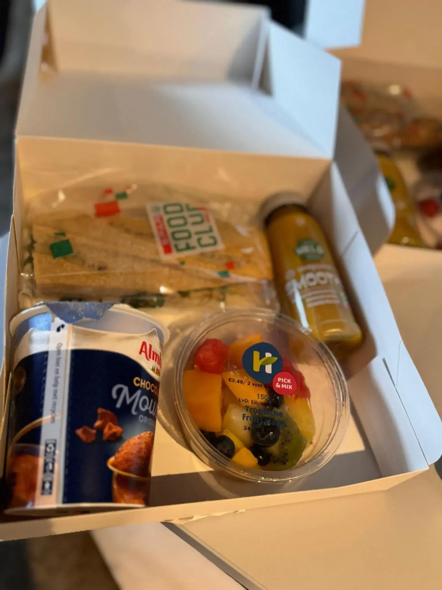 Food in 2L De Blend Food in 2L De Blend