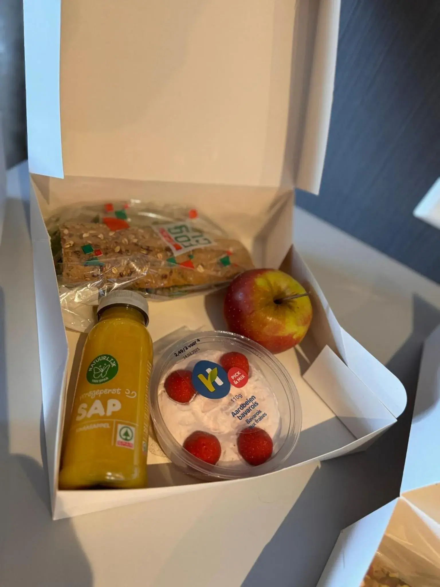 Food in 2L De Blend Food in 2L De Blend