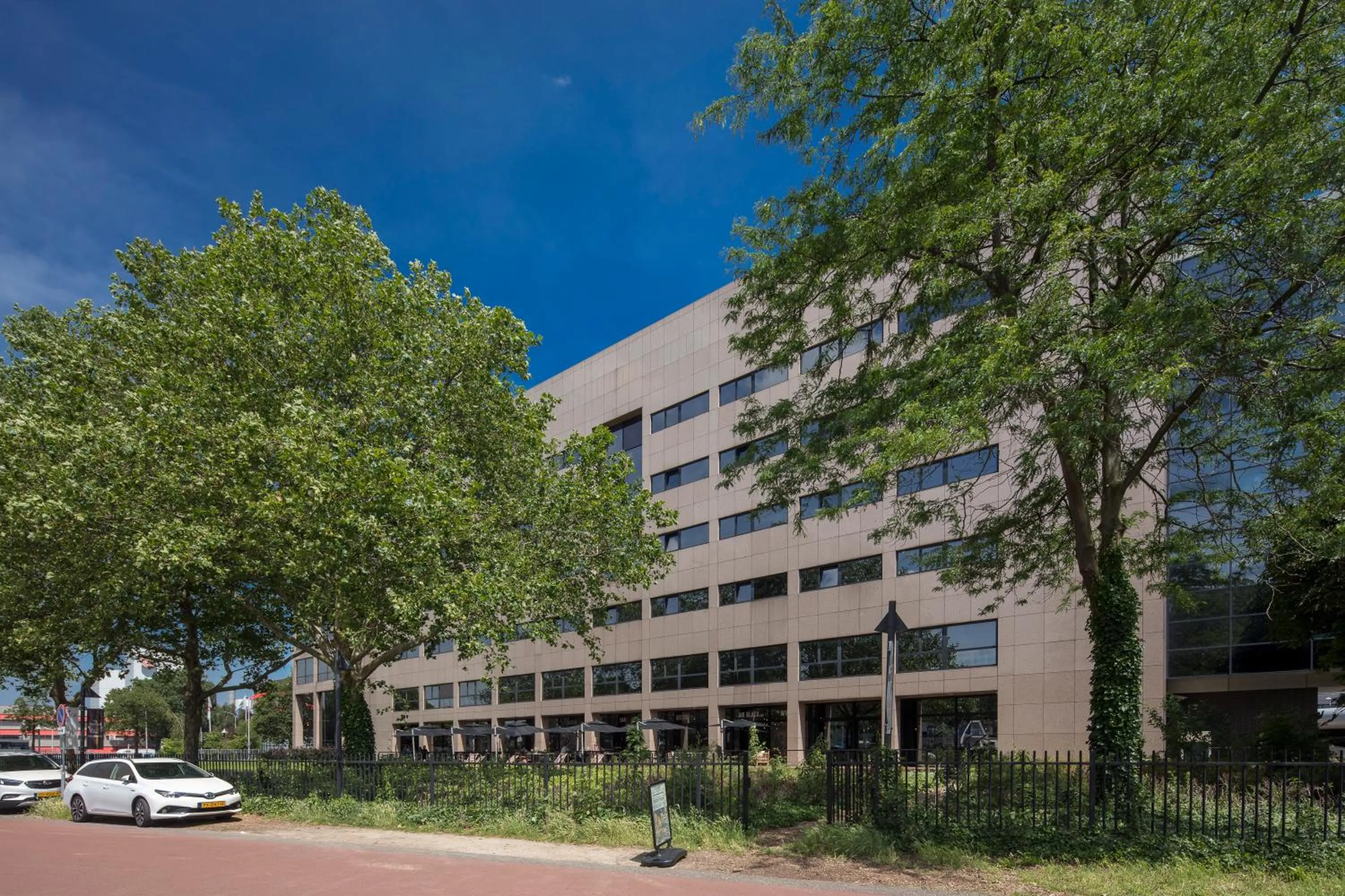 Neighbourhood in 2L De Blend