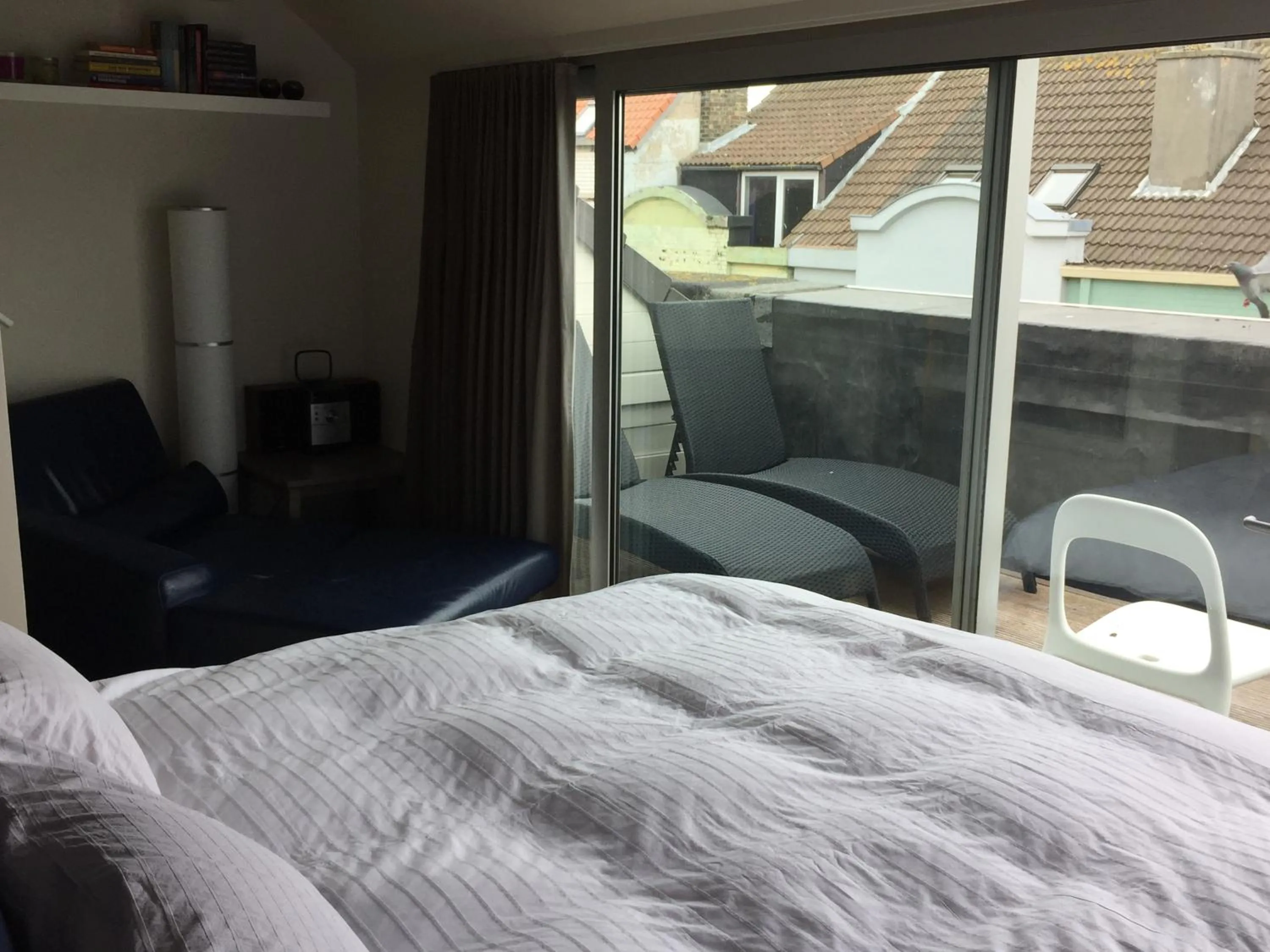 Shower, Bed in Villa Les Paquerettes