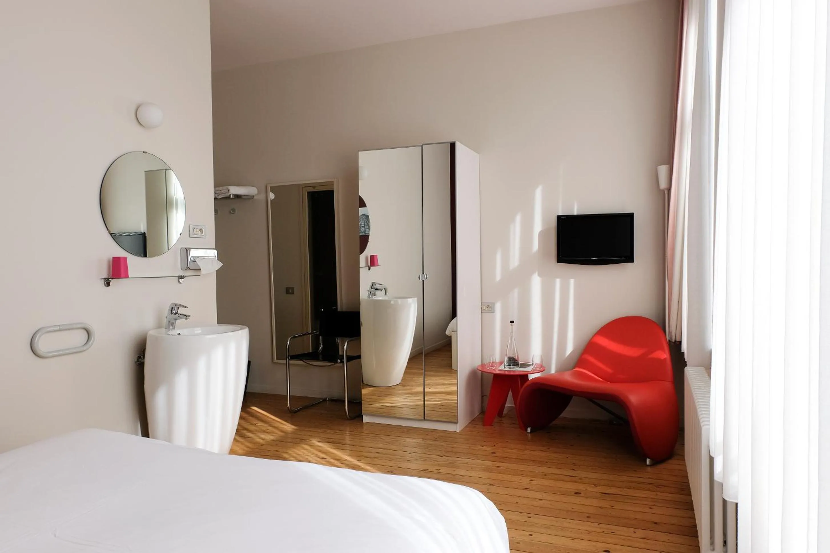 Bedroom, Bed in Villa Les Paquerettes