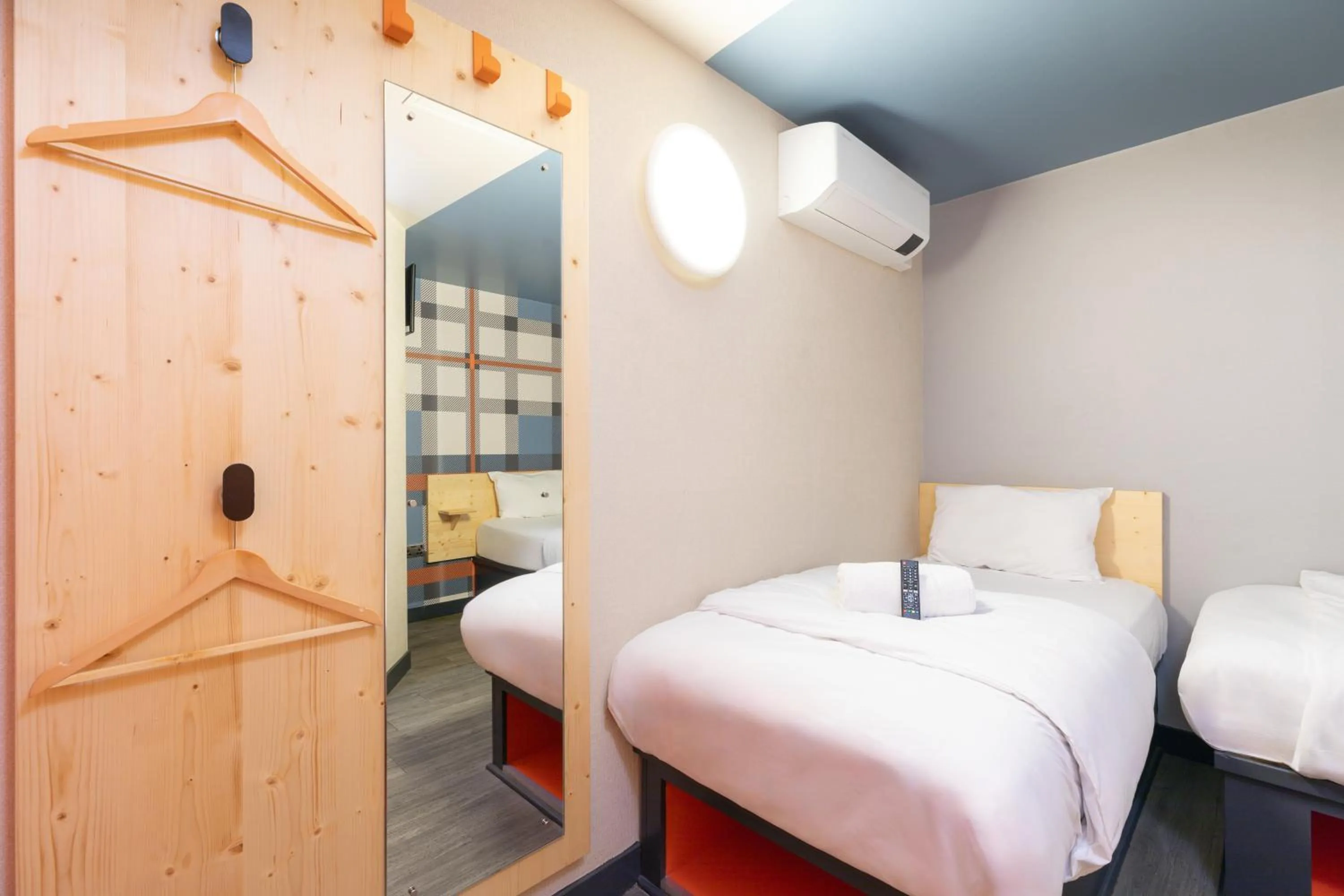 Bedroom, Bed in easyHotel Glasgow City