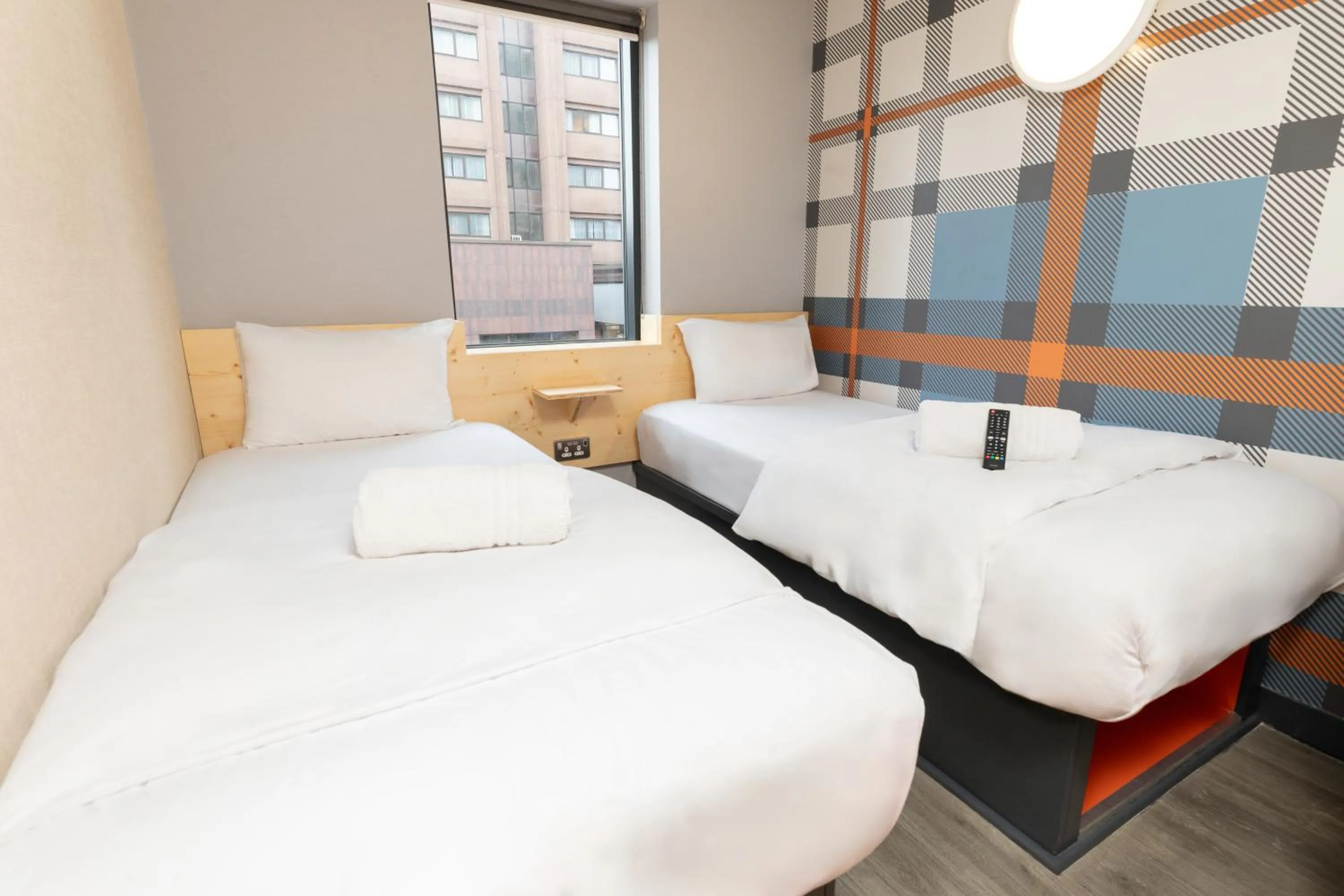 Bedroom, Bed in easyHotel Glasgow City