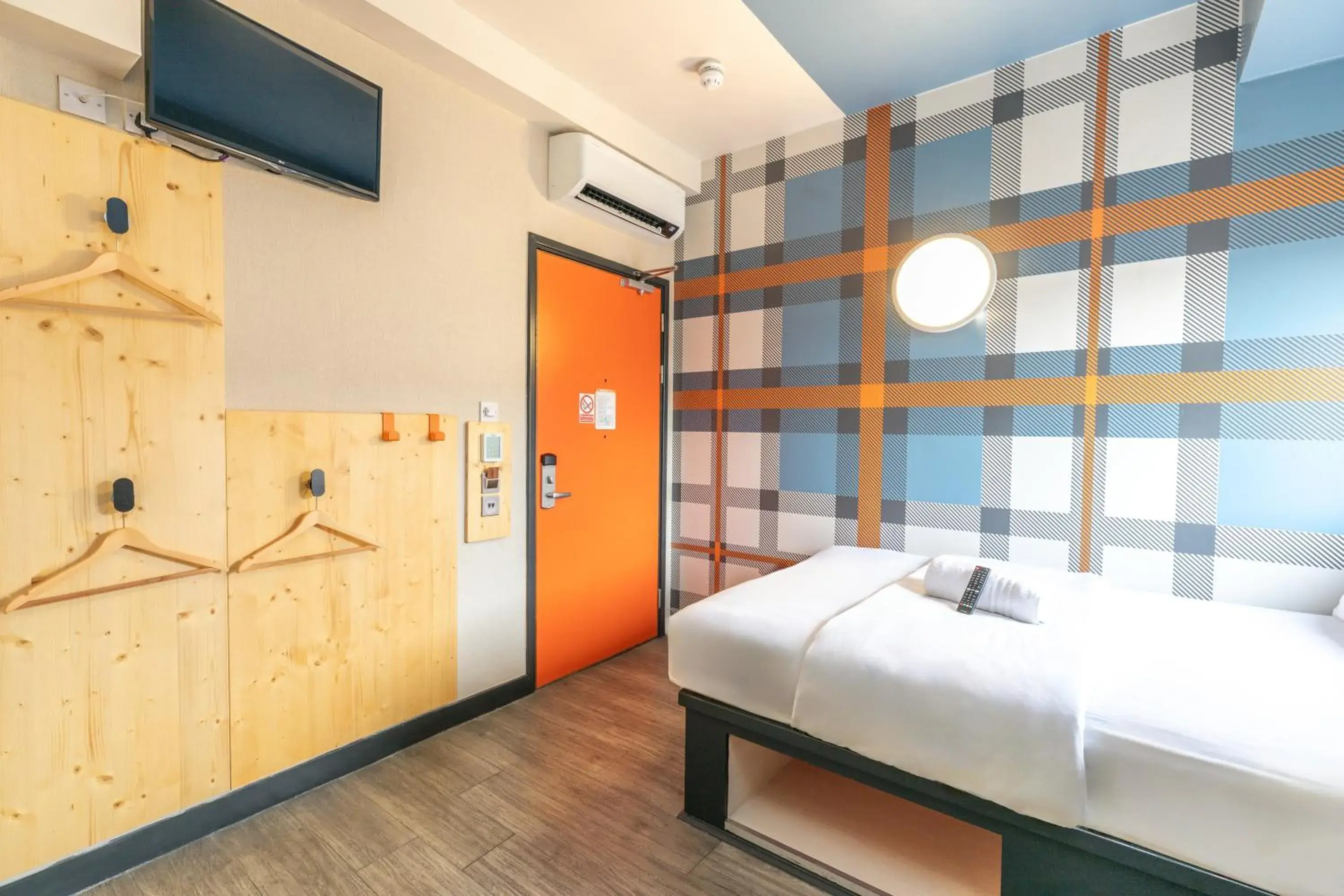 Bedroom, Bed in easyHotel Glasgow City Bedroom, Bed in easyHotel Glasgow City