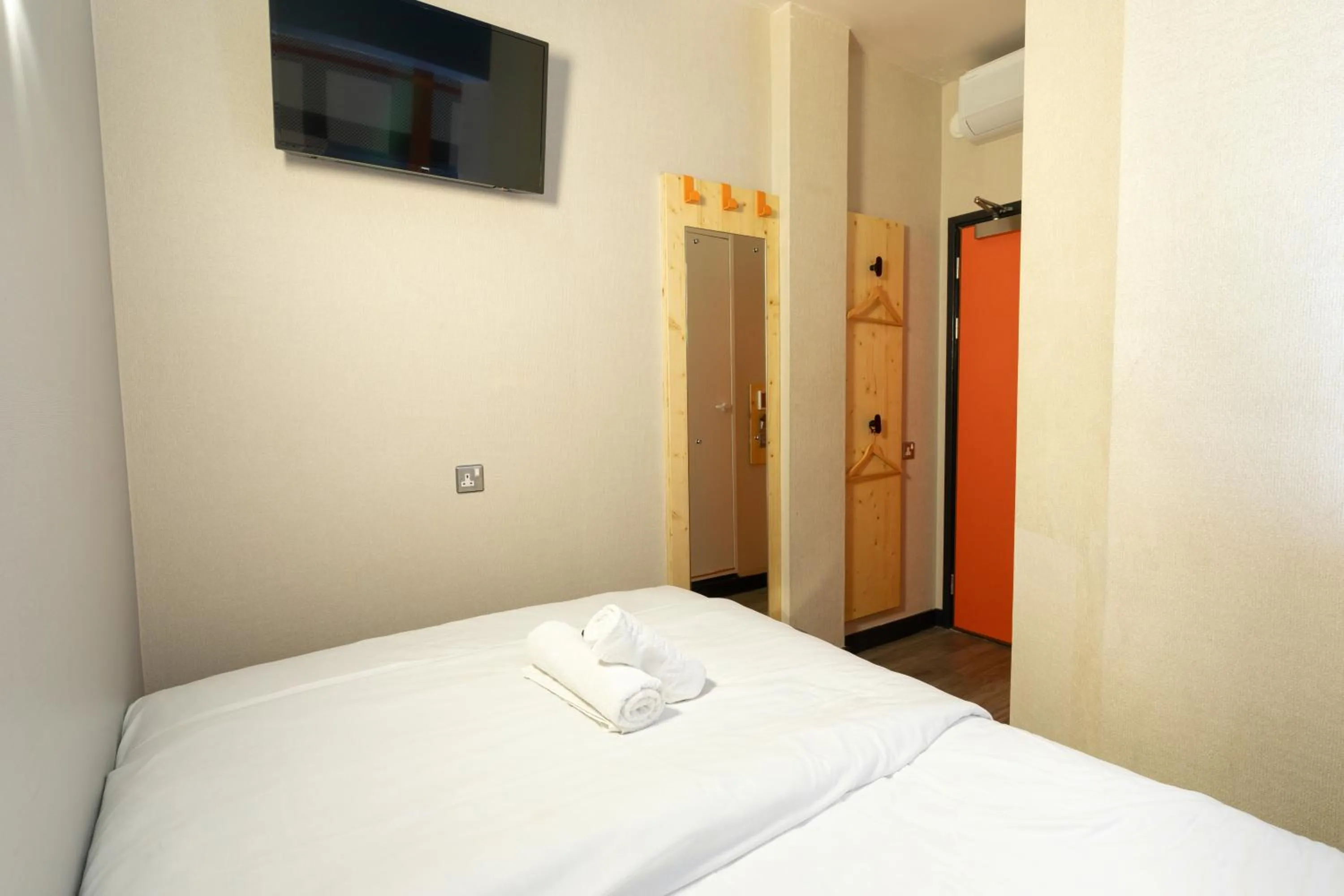Photo of the whole room, Bed in easyHotel Glasgow City