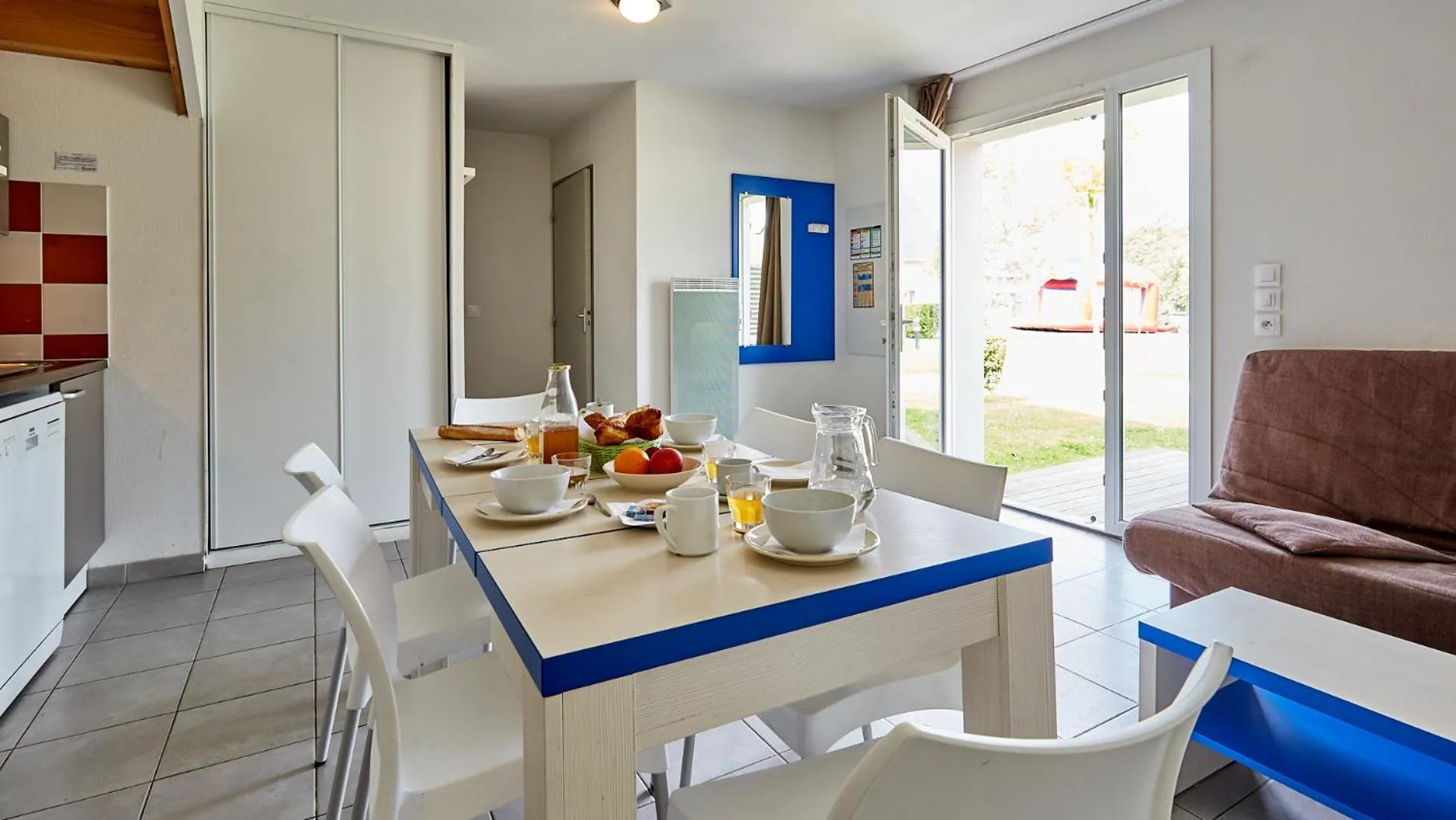 Dining area in Résidence Vacancéole - Le Domaine de la Corniche