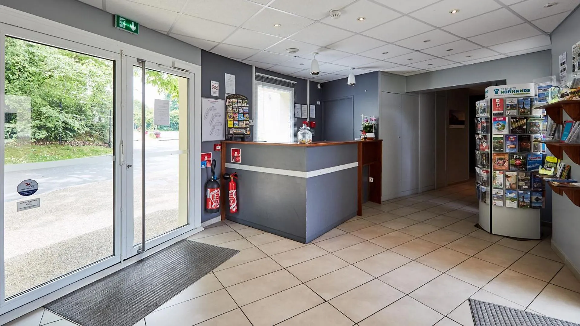 Lobby or reception in Résidence Vacancéole - Le Domaine de la Corniche