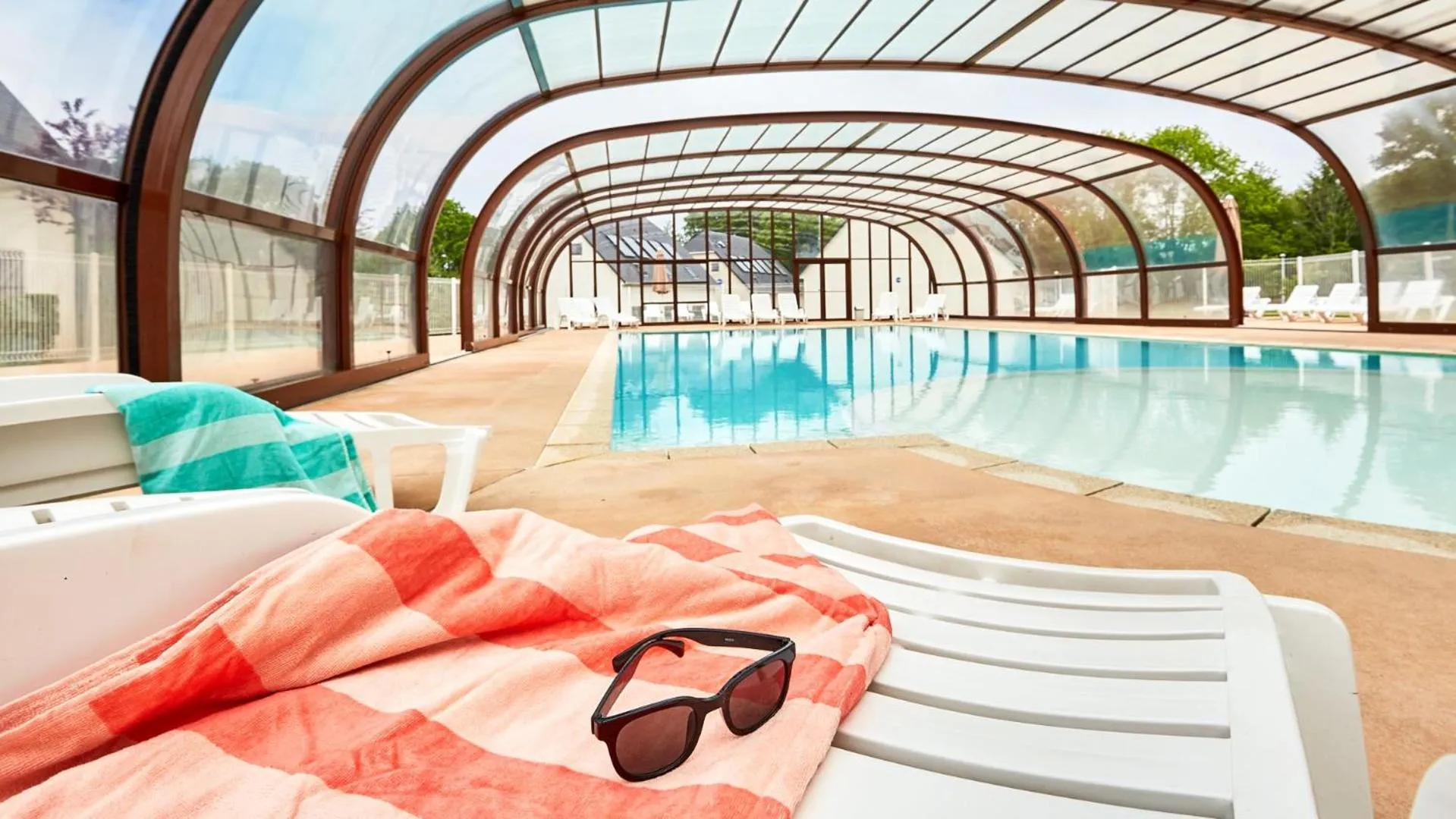 Swimming pool in Résidence Vacancéole - Le Domaine de la Corniche