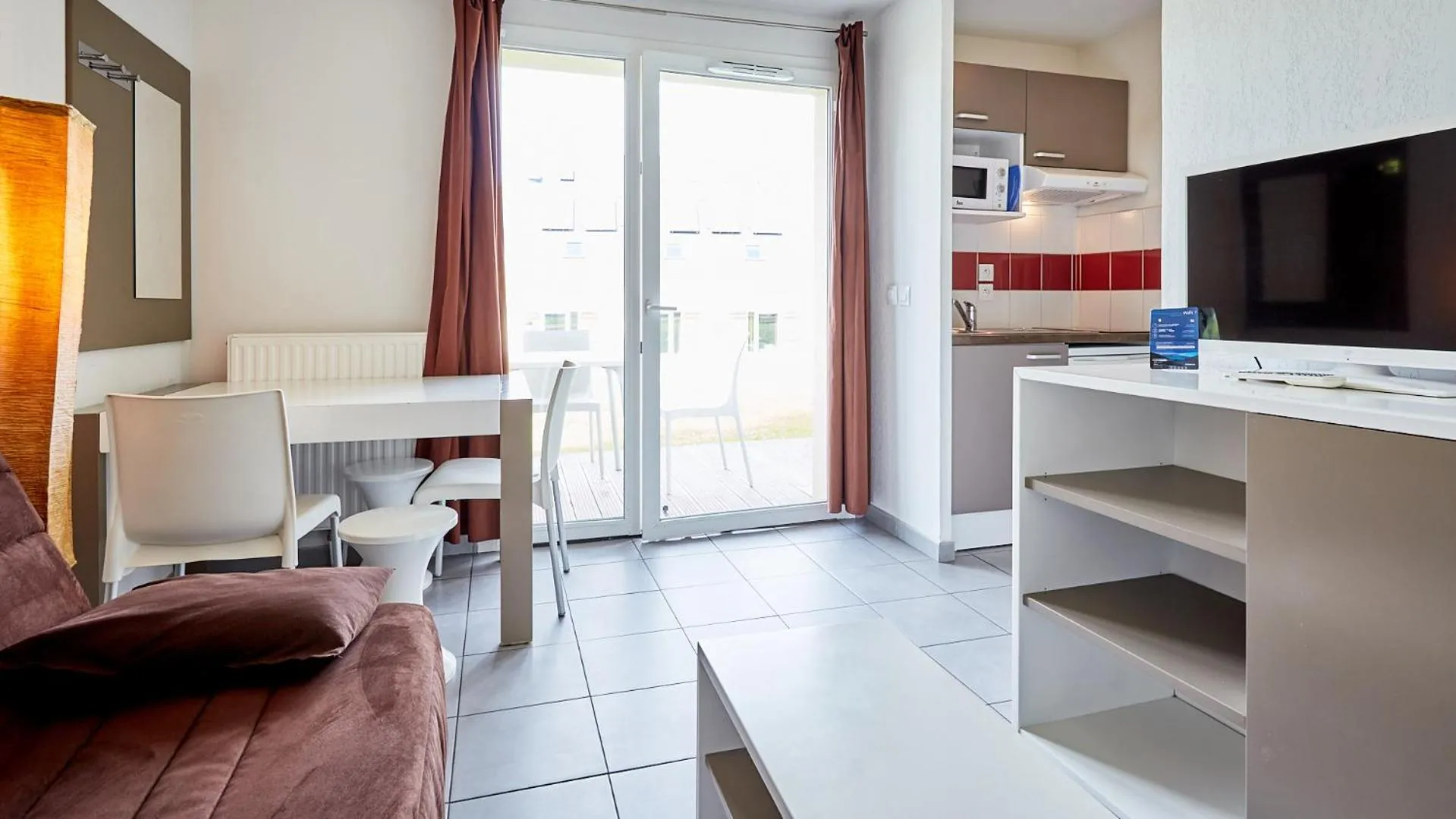 TV and multimedia in Résidence Vacancéole - Le Domaine de la Corniche