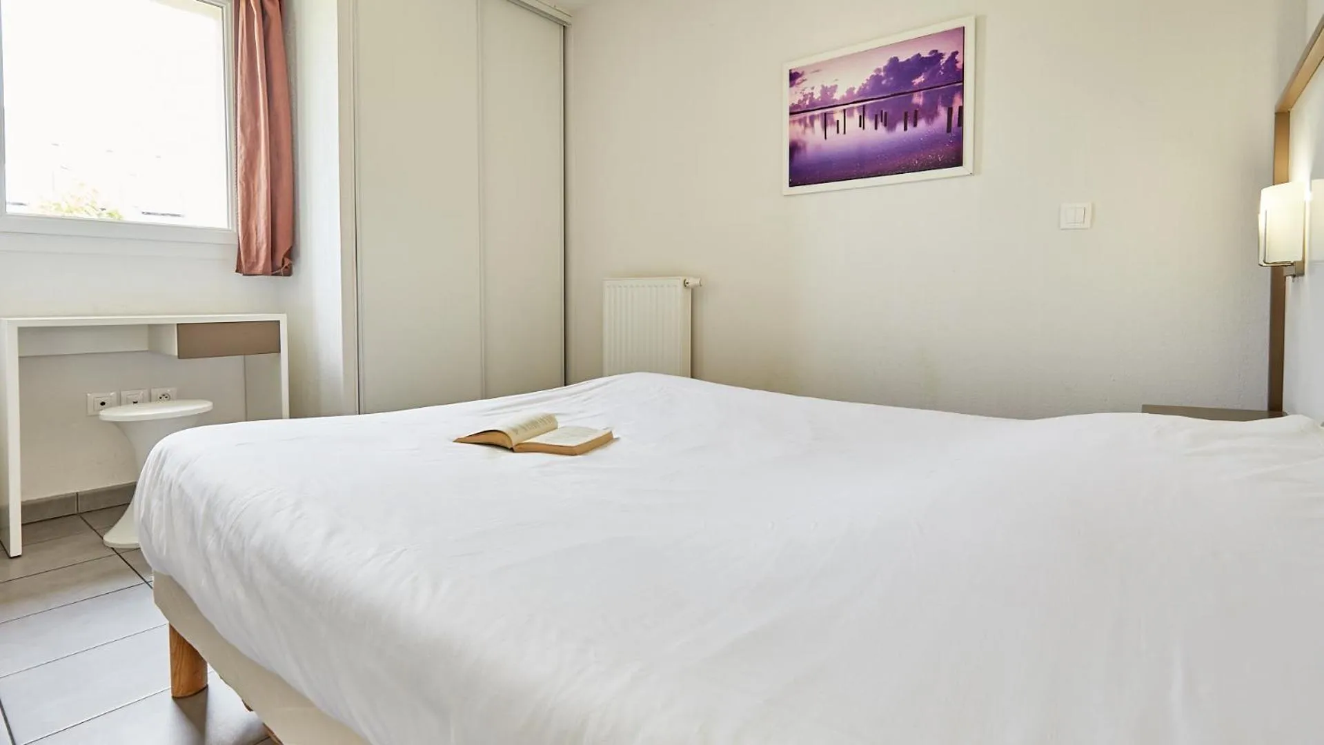 Photo of the whole room, Bed in Résidence Vacancéole - Le Domaine de la Corniche