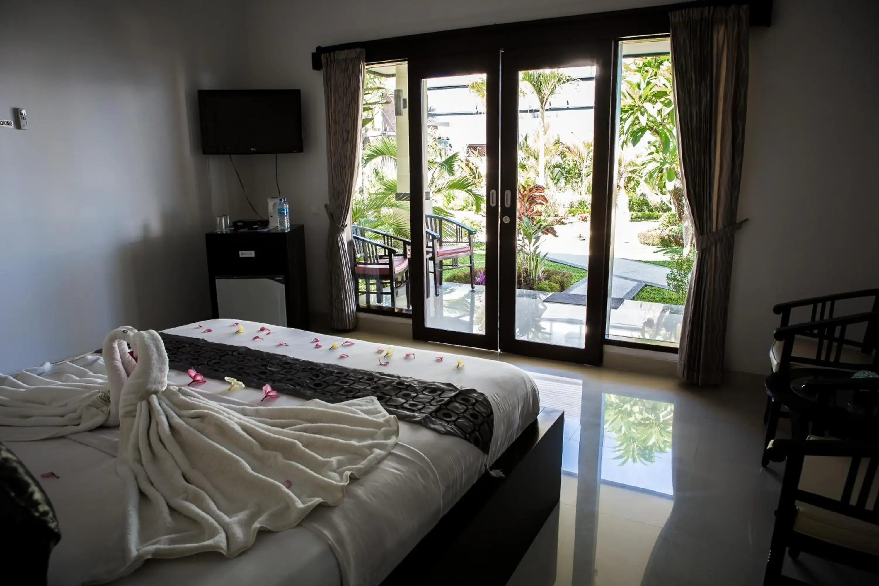 Photo of the whole room, Bed in Kelapa Lovina Beach Villa Photo of the whole room, Bed in Kelapa Lovina Beach Villa