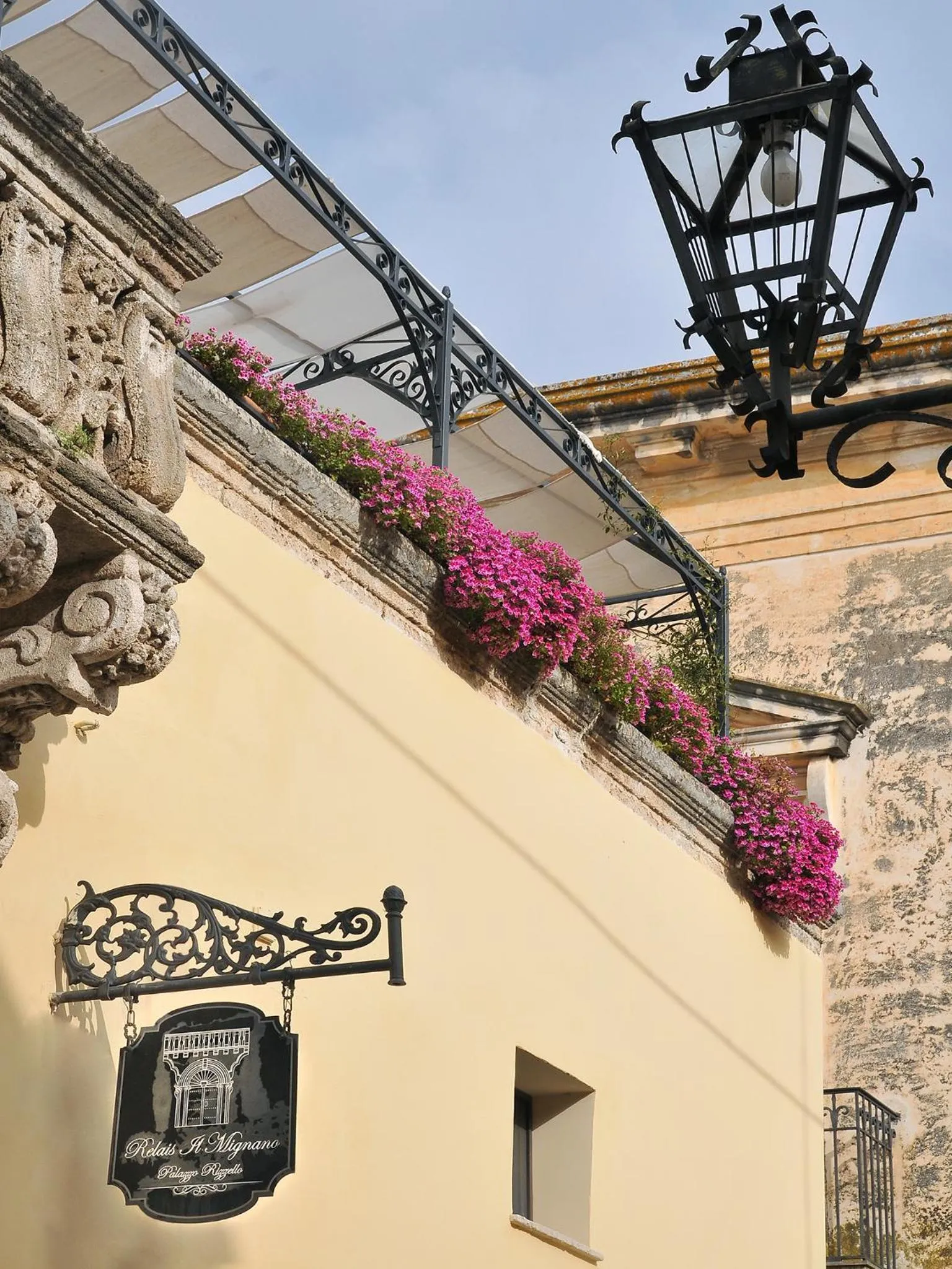 Decorative detail in Relais Il Mignano